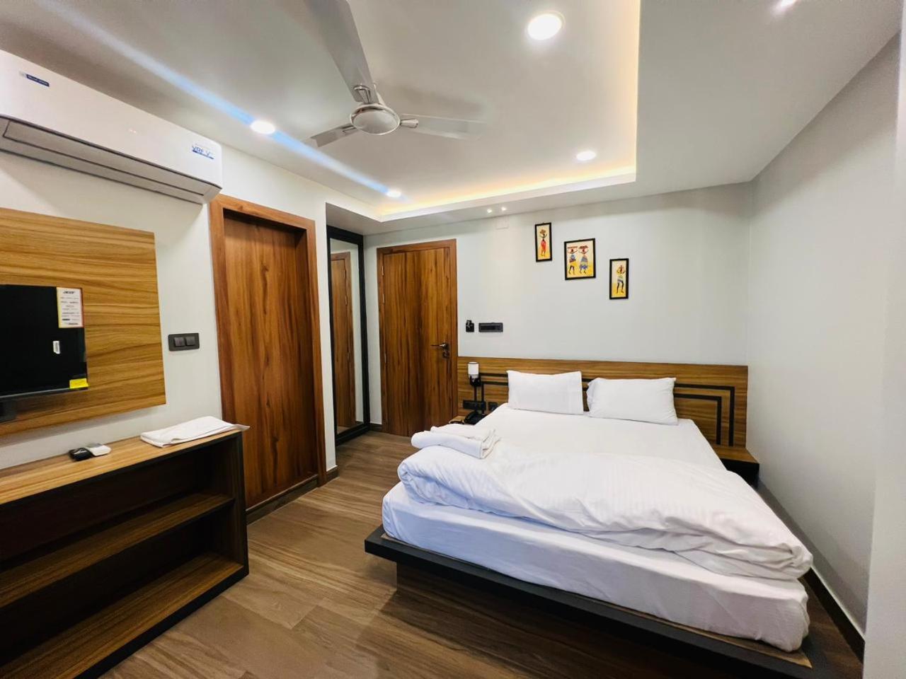 Deluxe Double Room photo 2
