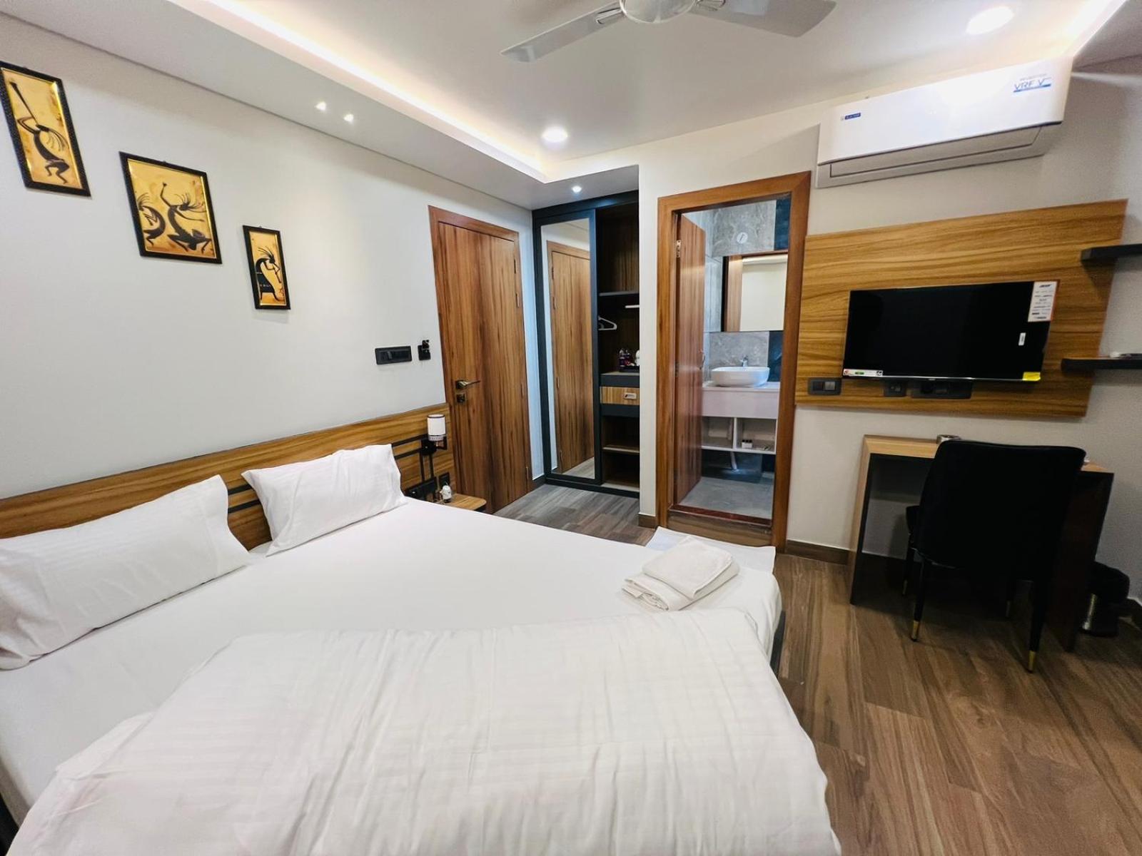 Deluxe Double Room photo 3