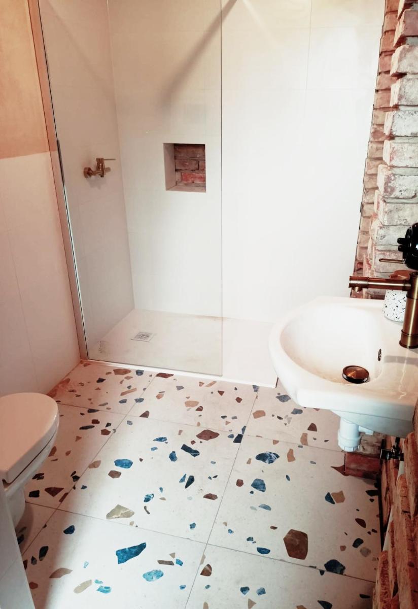 Double Room with Private Bathroom photo 3