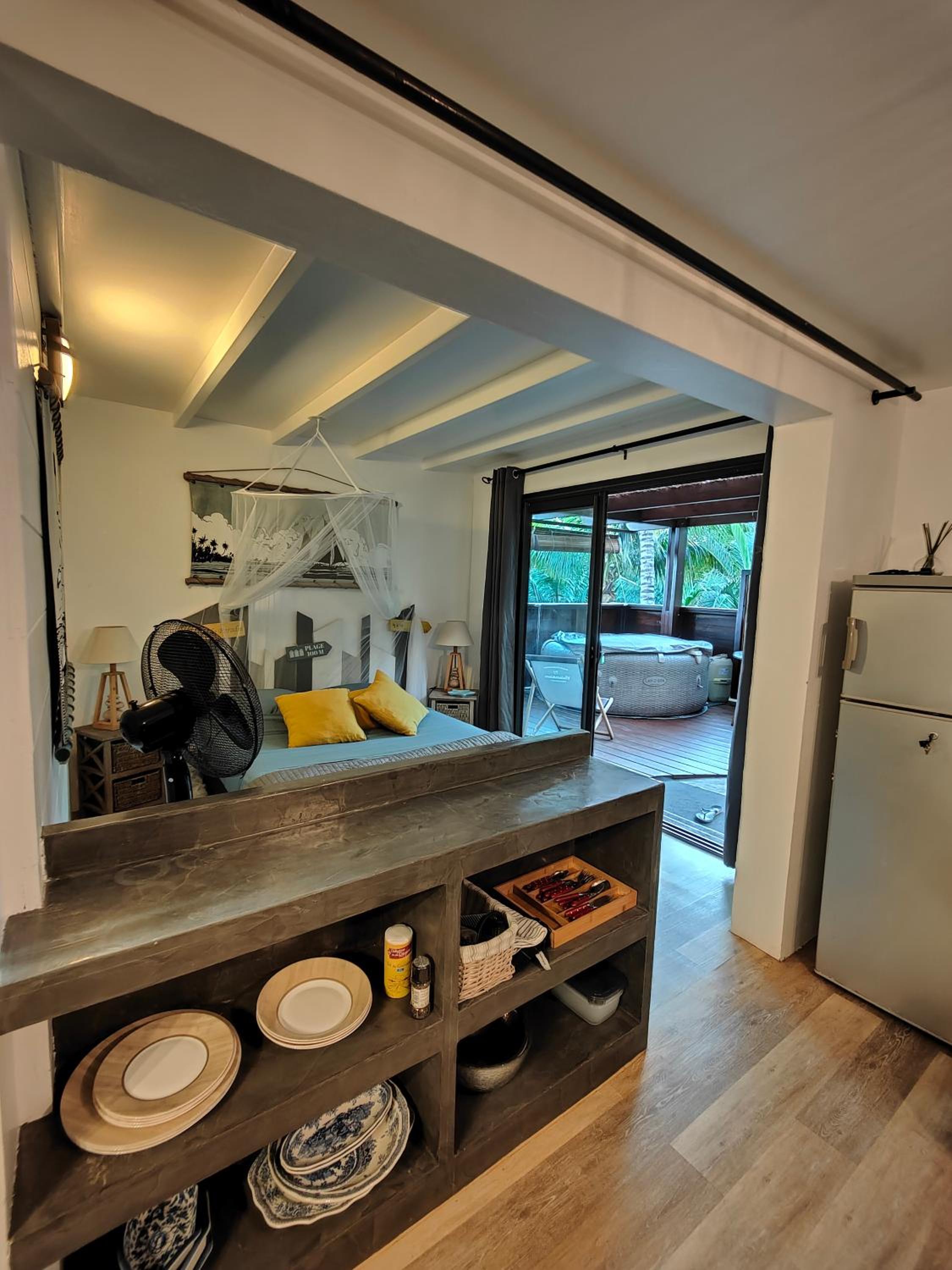One-Bedroom House photo 1