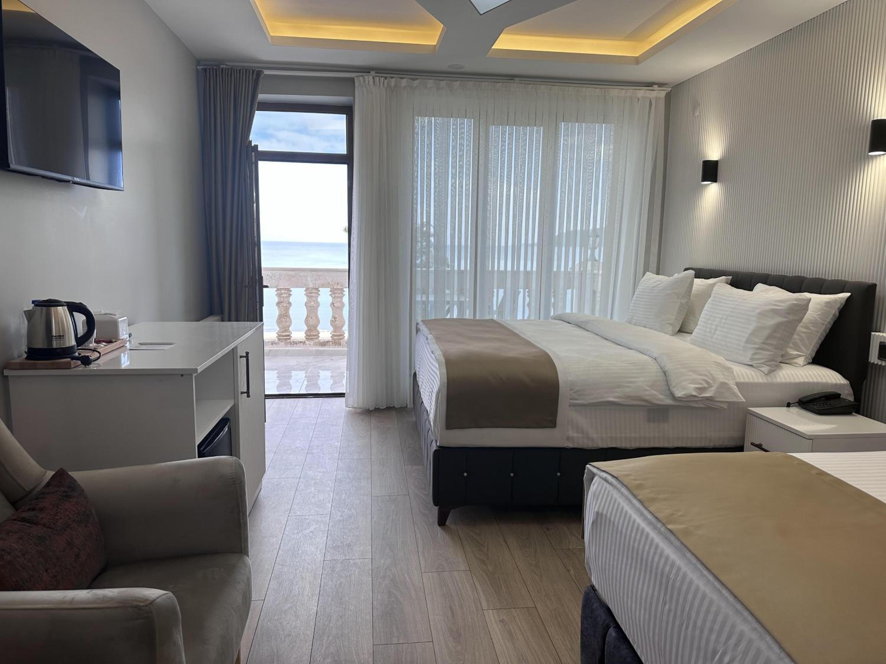 Triple Room with Lake View