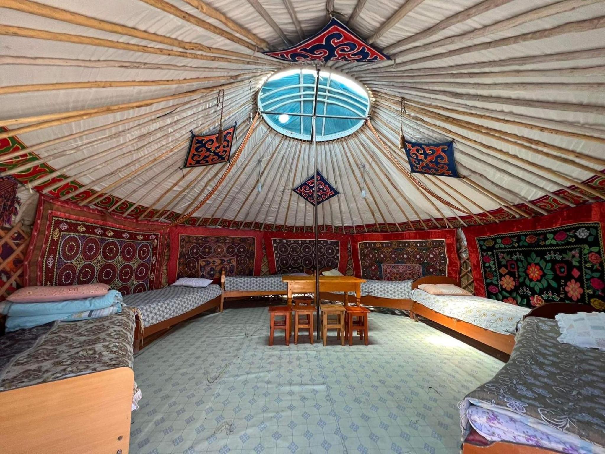 6-Bed Mixed Dormitory Room photo 1