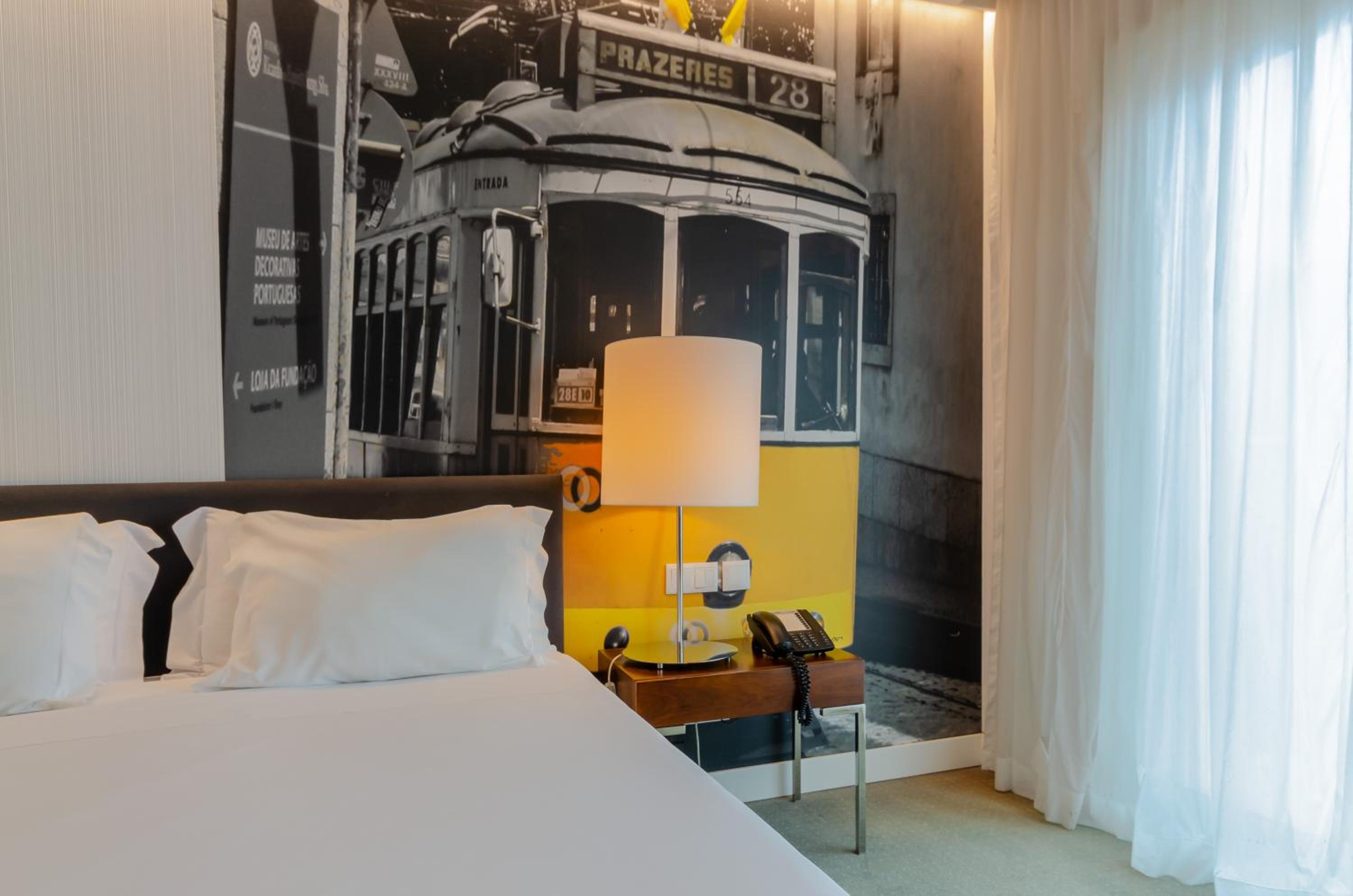 Standard Double Room thumbnail 5
