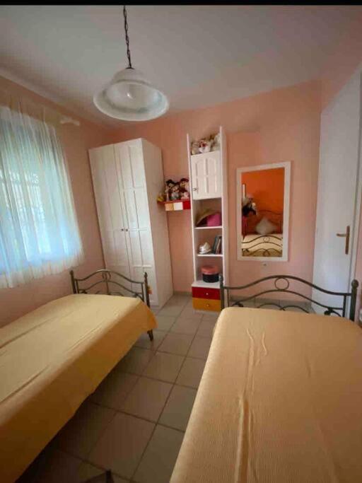 Four-Bedroom House photo 2