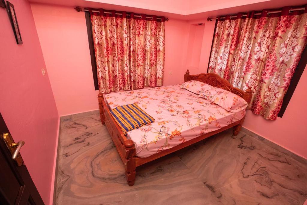 Three-Bedroom House photo 2