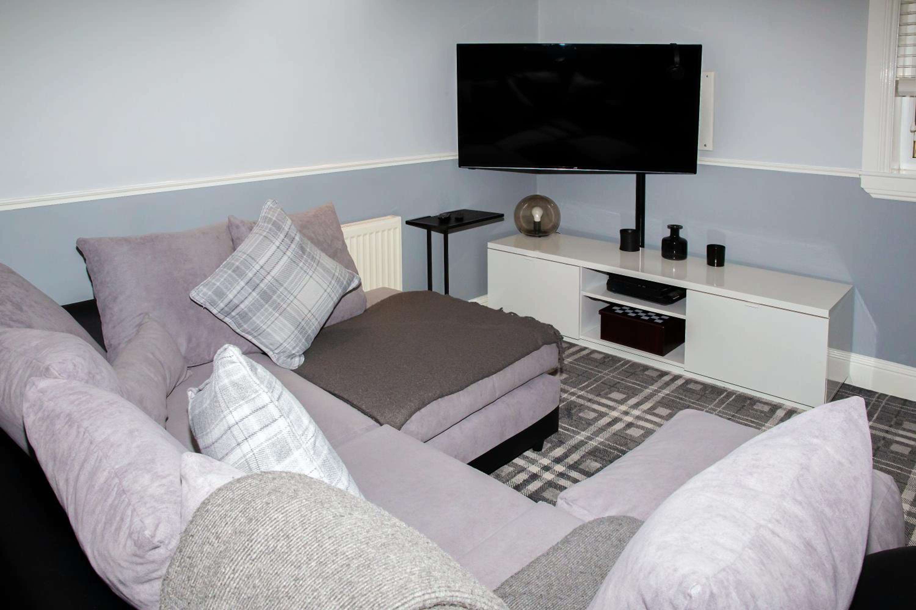 Studio Apartment photo 1