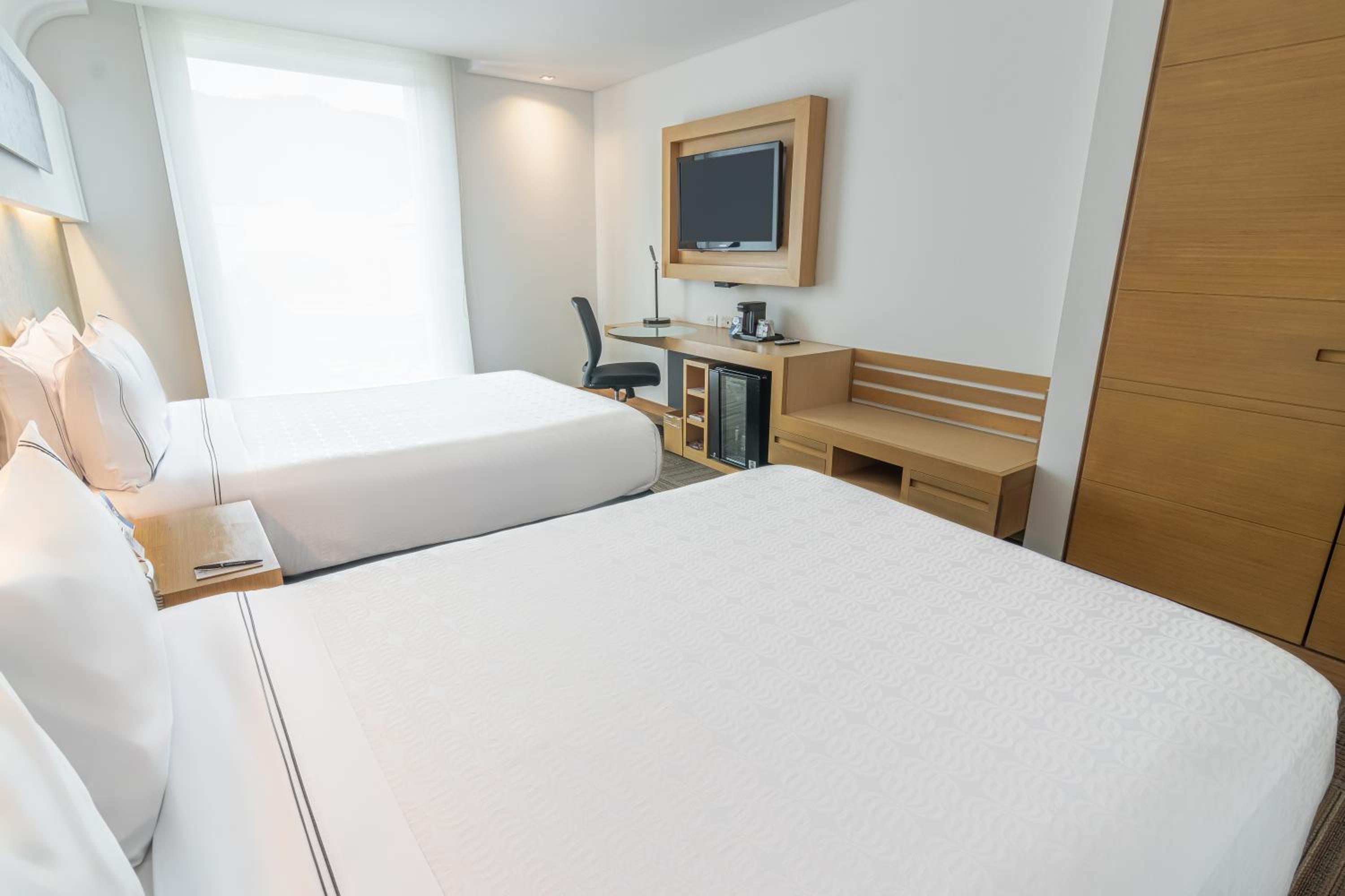 Twin Room - Photo 3