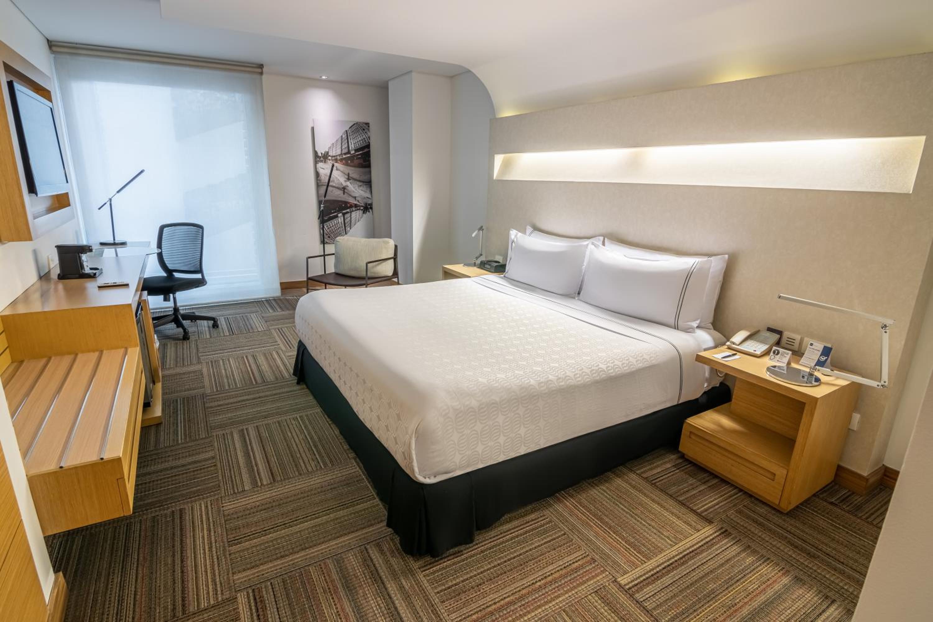 Superior King Room - Photo 1