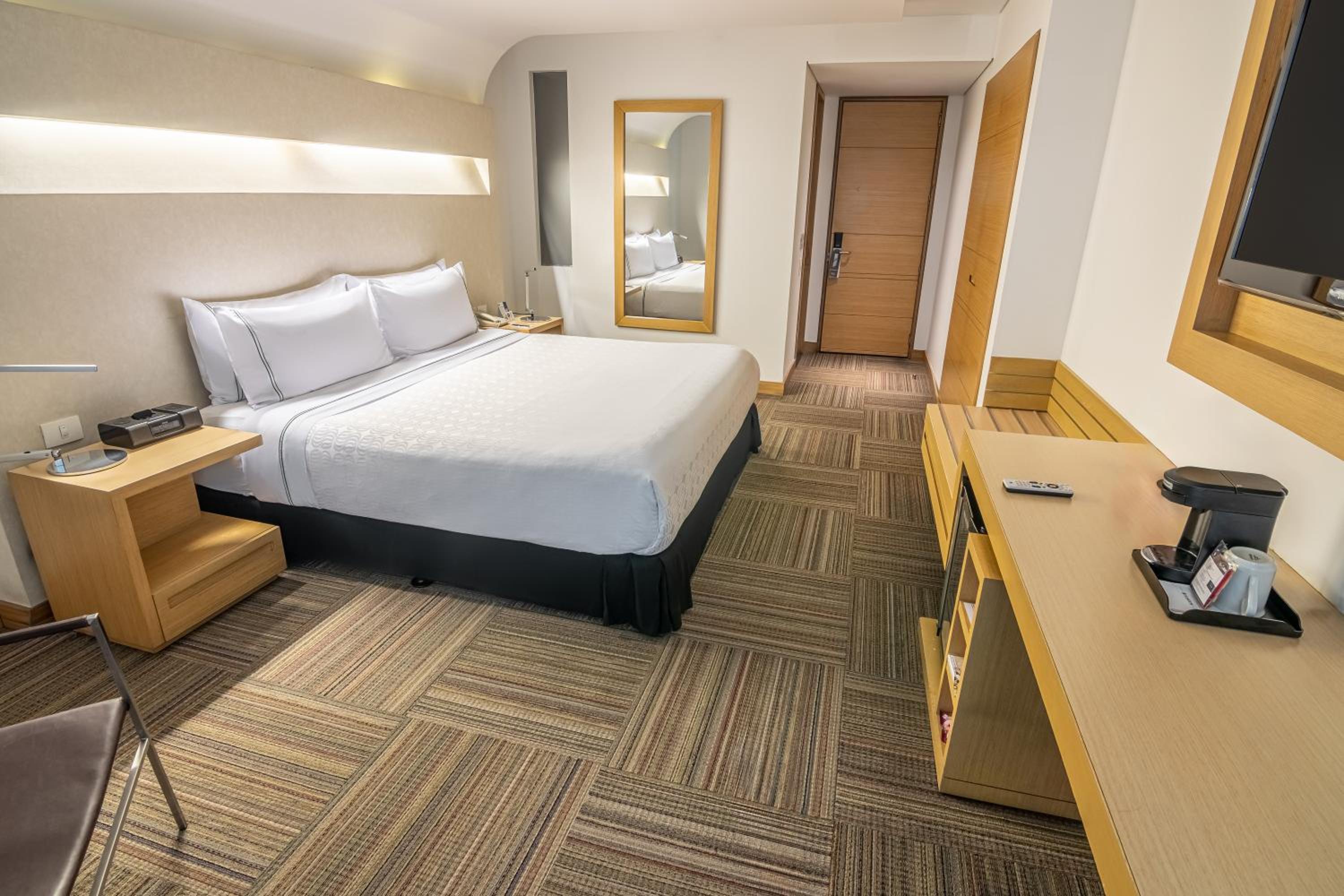 Superior King Room - Photo 4