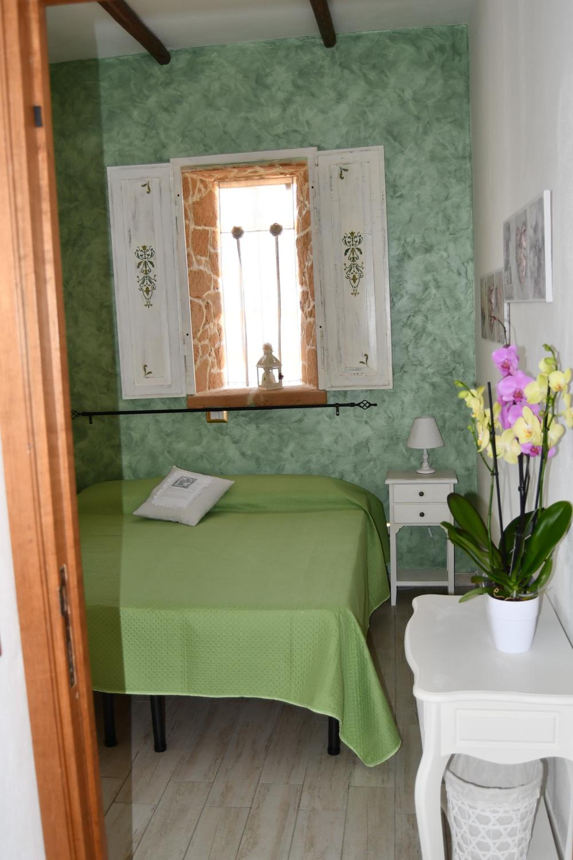Double or Twin Room with Private Bathroom photo 2