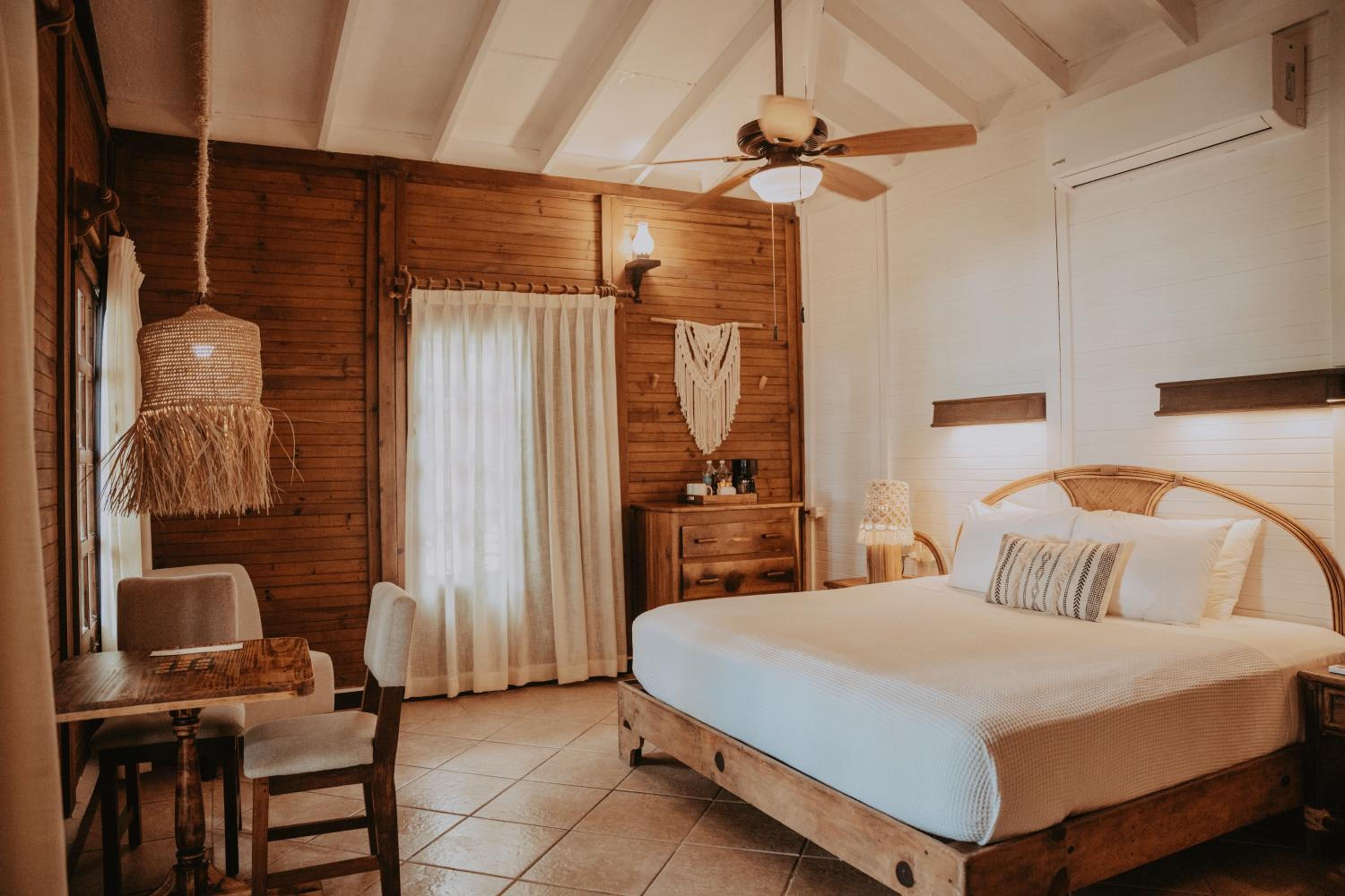 OceanFront Bungalow - King Bed