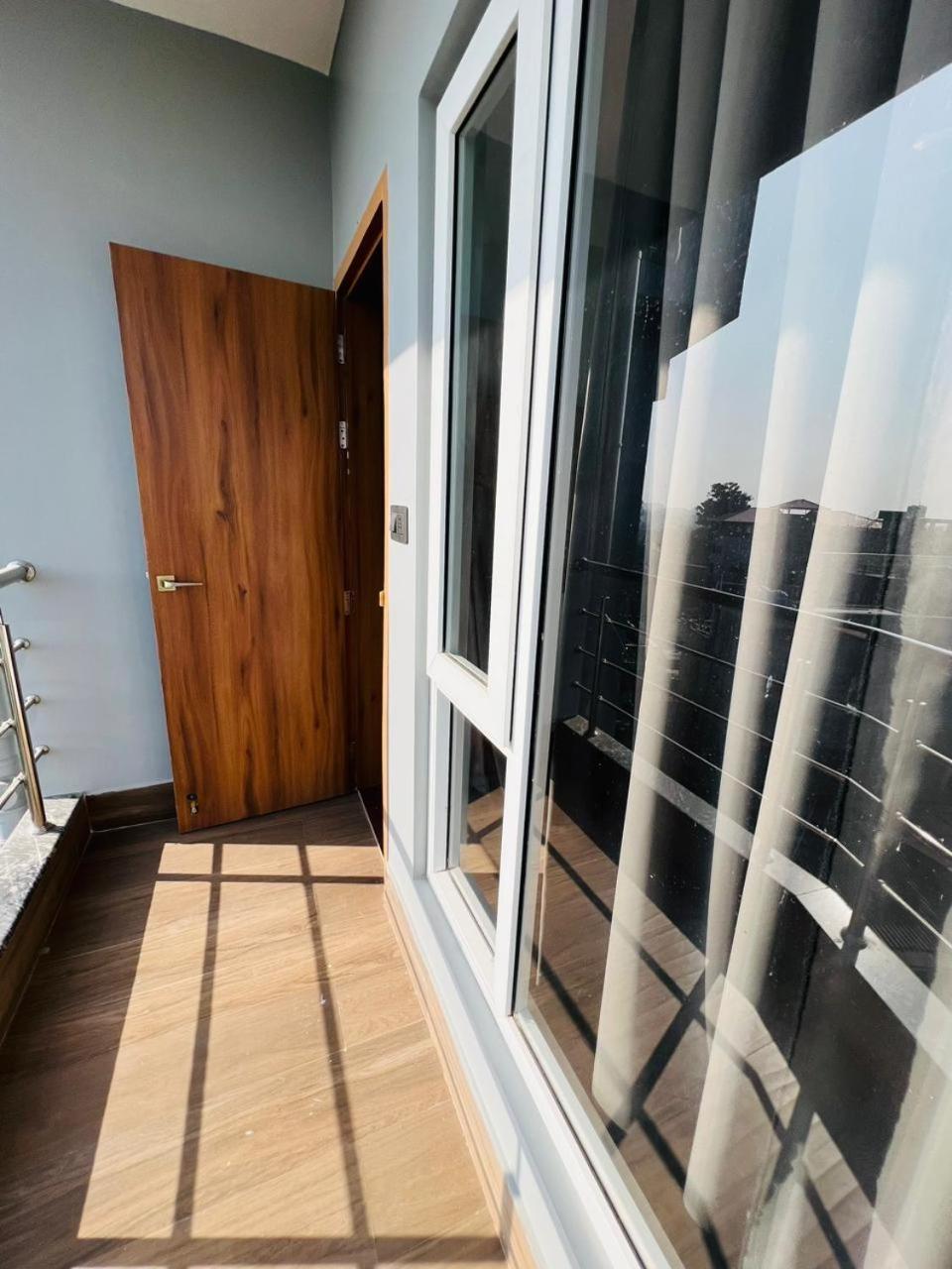 Deluxe Double Room with Balcony photo 3