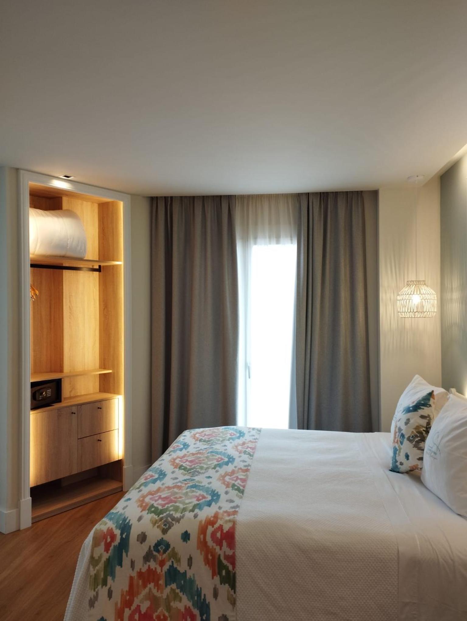 Superior Deluxe Double or Twin Room  - Photo 1