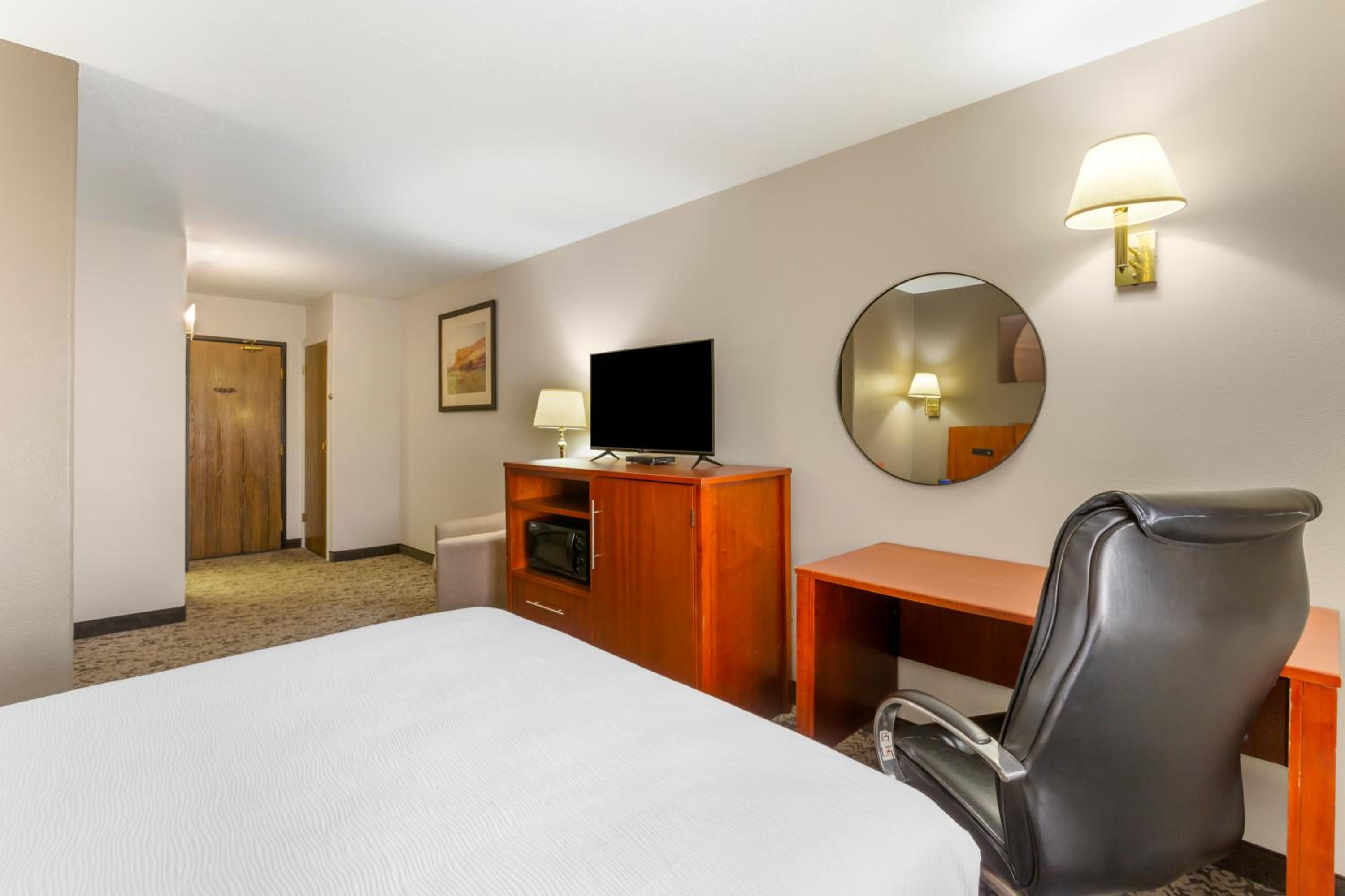 Queen Suite - Photo 5