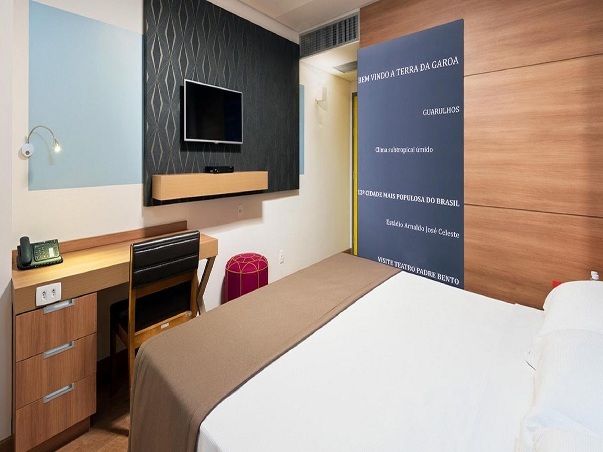 Deluxe Queen Room - 12 to 24 Hours Stay photo 1