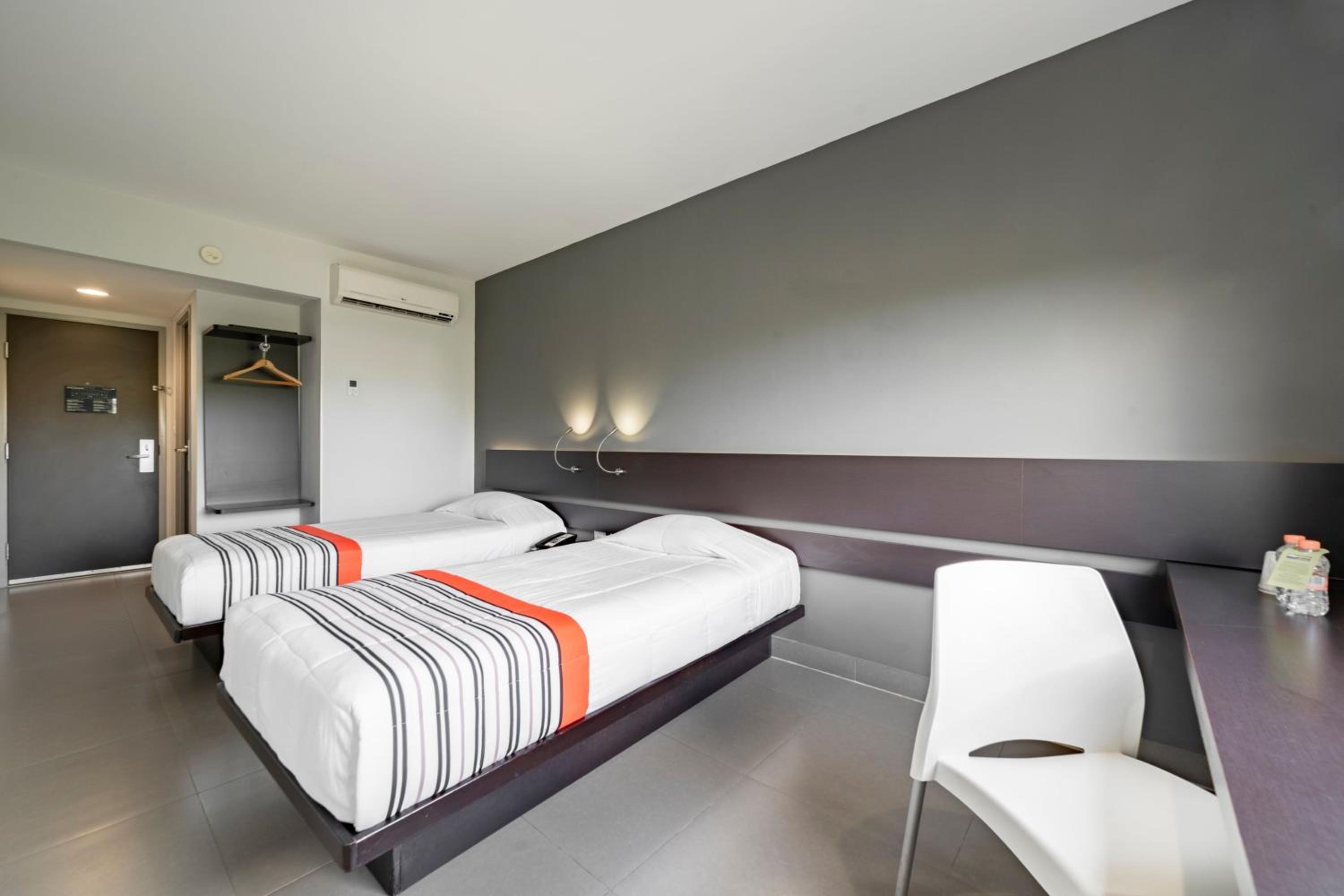 Twin Room photo 2
