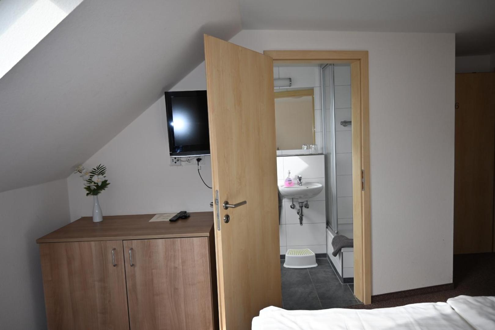 Double or Twin Room photo 2
