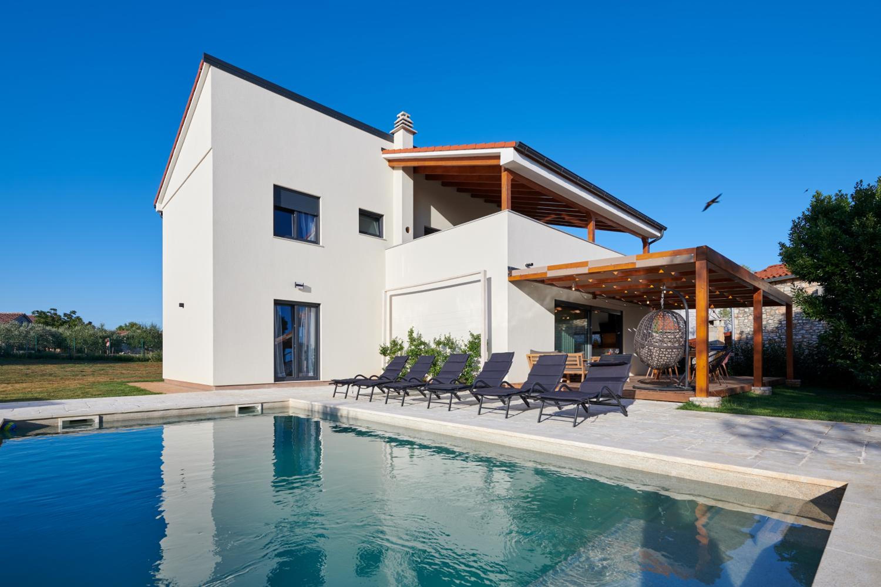 Villa photo 2