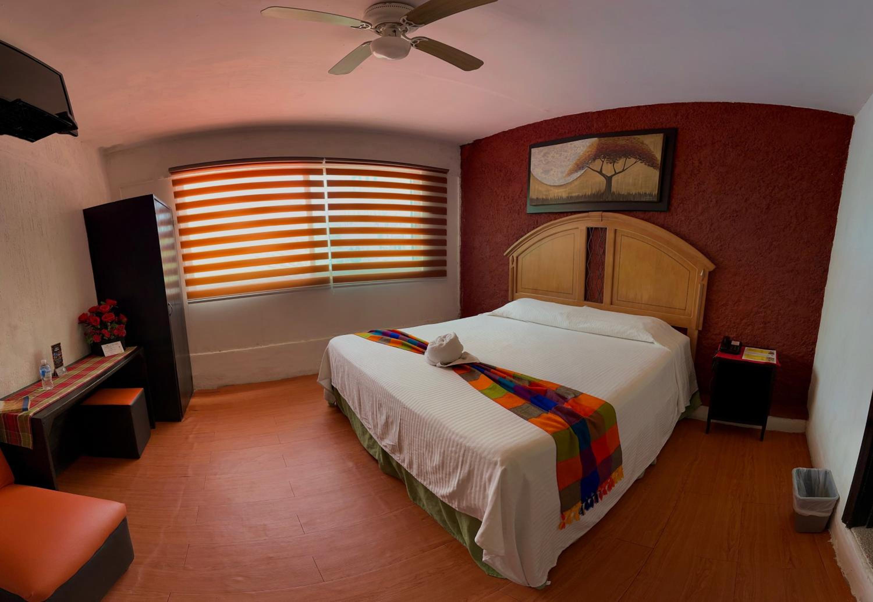 Standard Queen Room