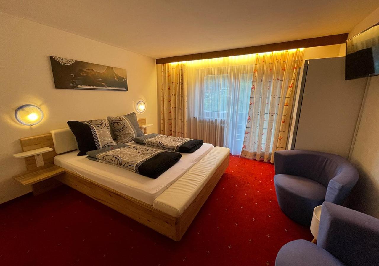 Deluxe Double Room with Balcony photo 2