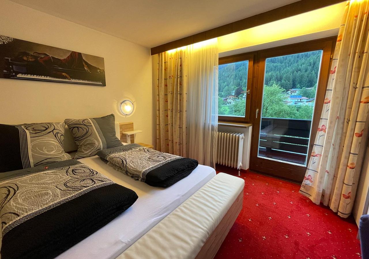 Deluxe Double Room with Balcony photo 1