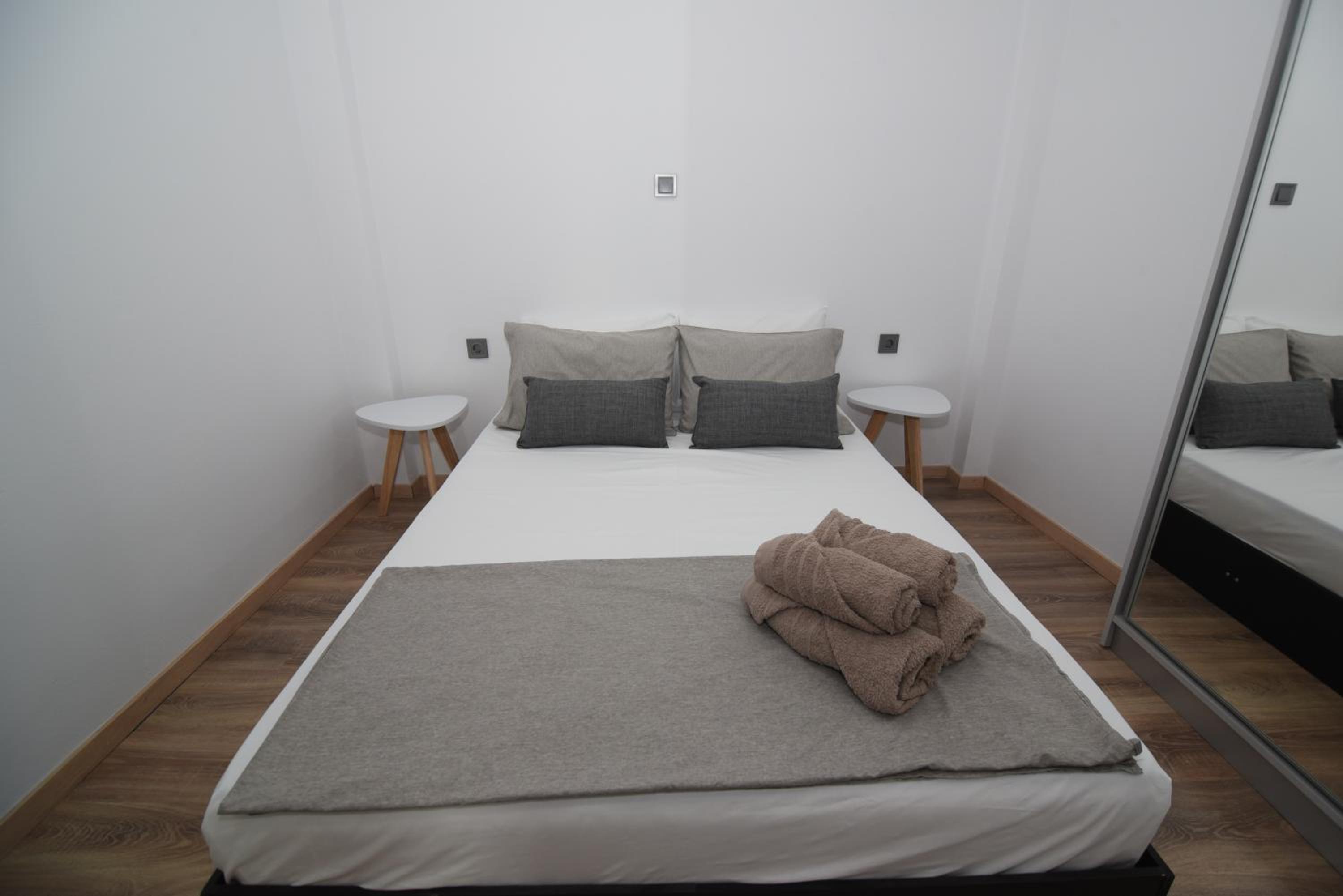 One-Bedroom Apartment photo 3