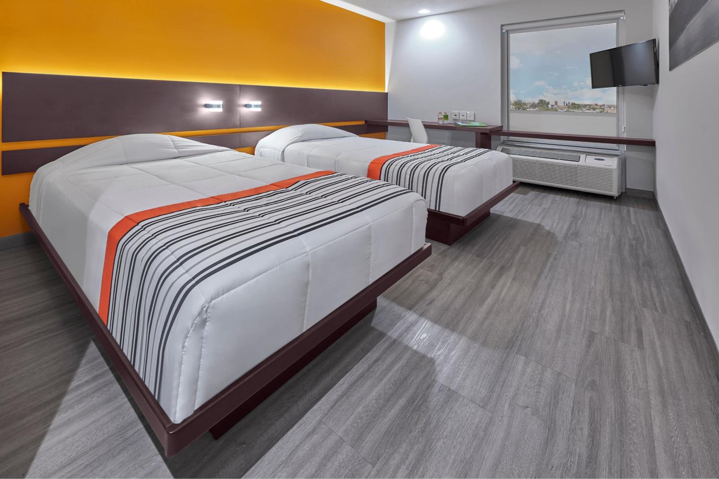 Twin Room - Photo 2