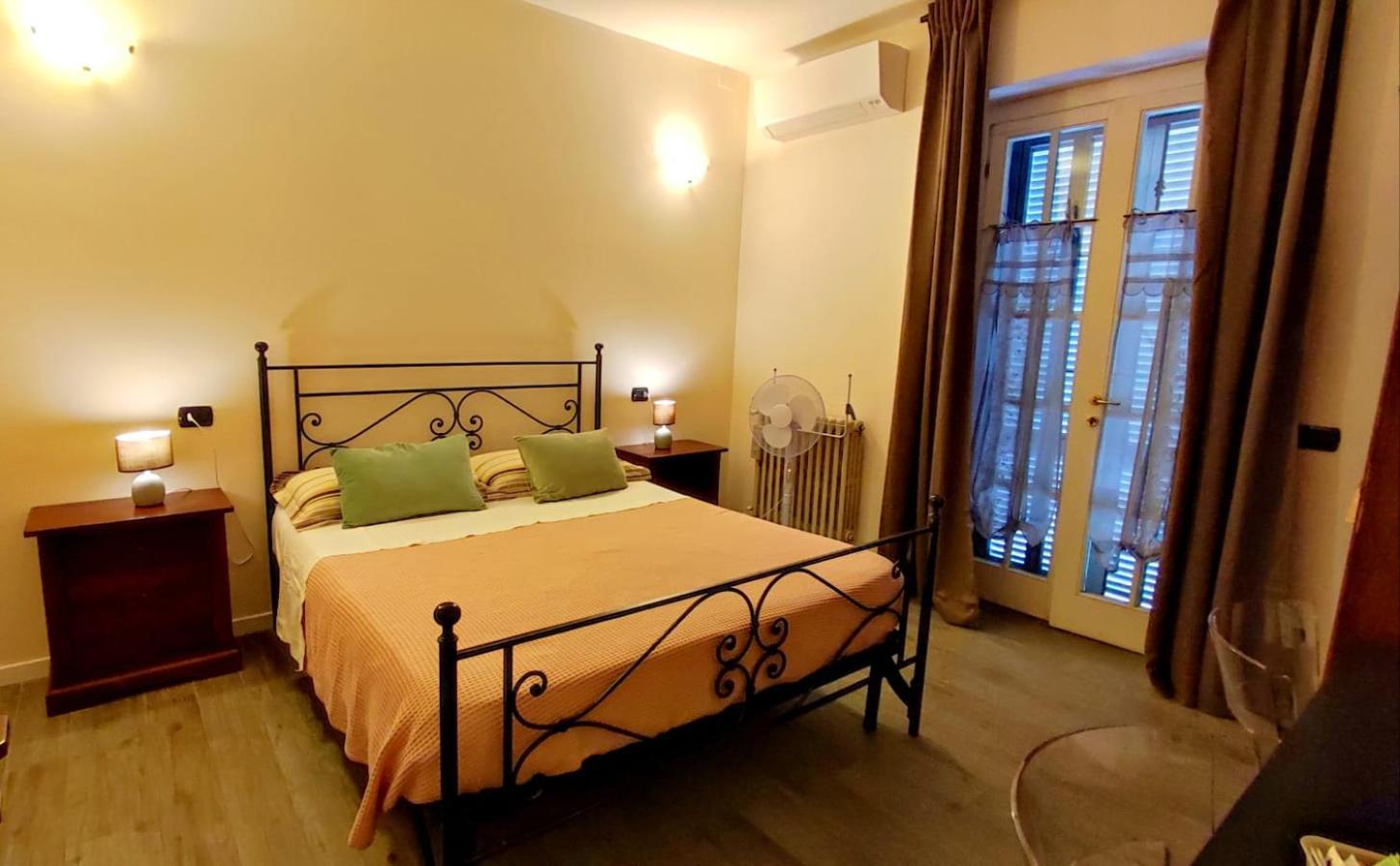Double Room with Shared Bathroom