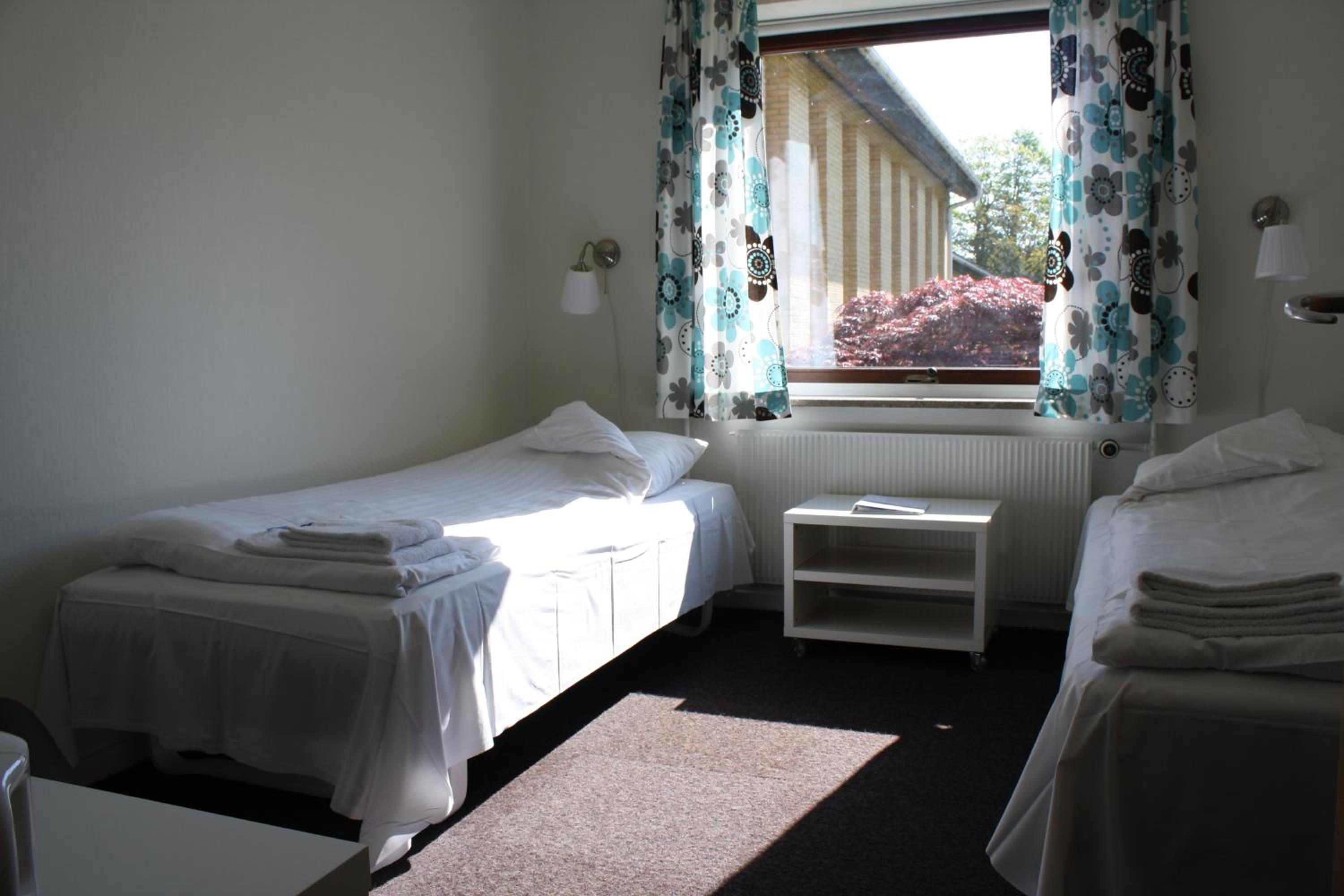 Twin Room - Photo 9
