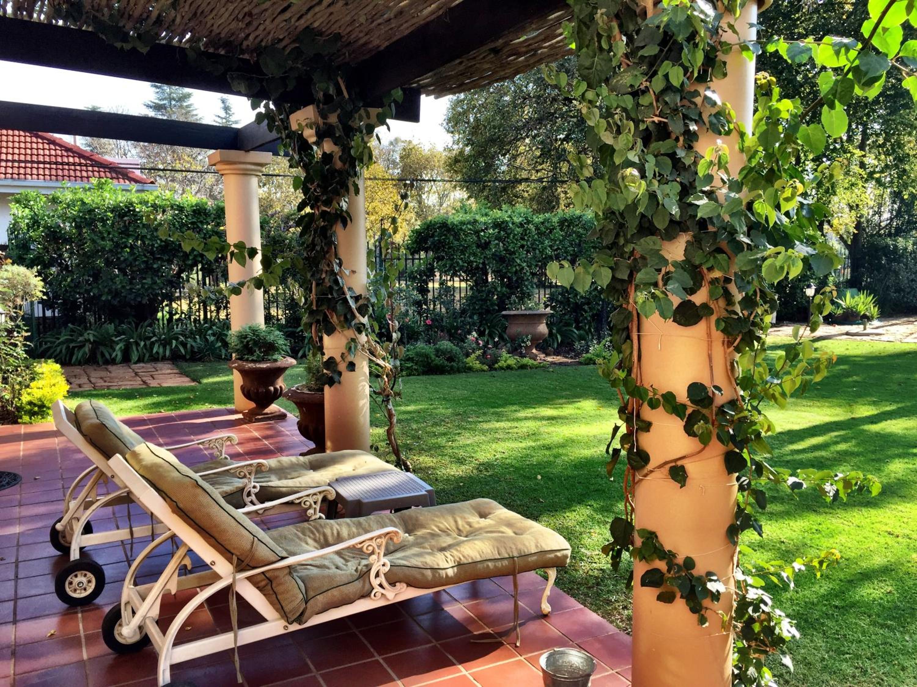 Double Room with Garden View - Photo 13