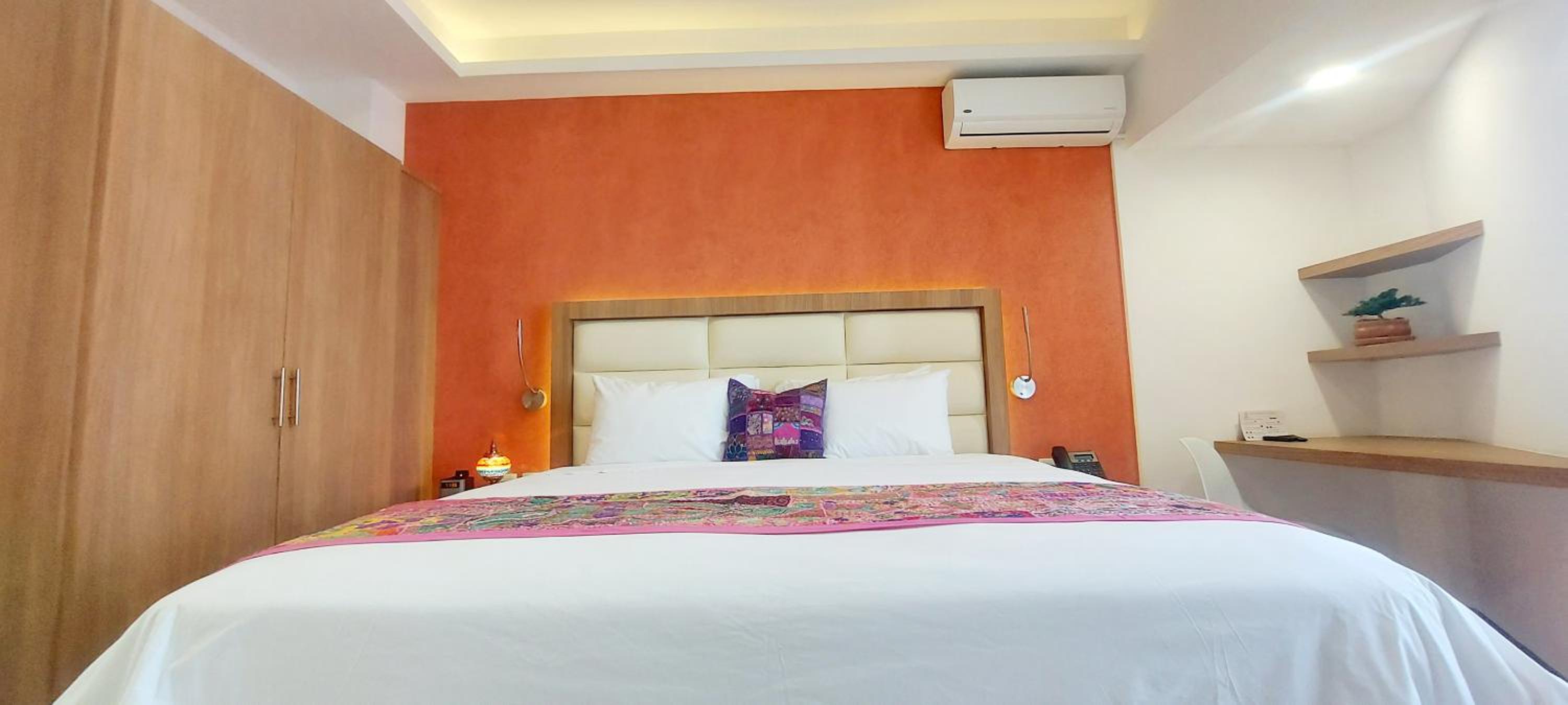 Standard Suite - Photo 6