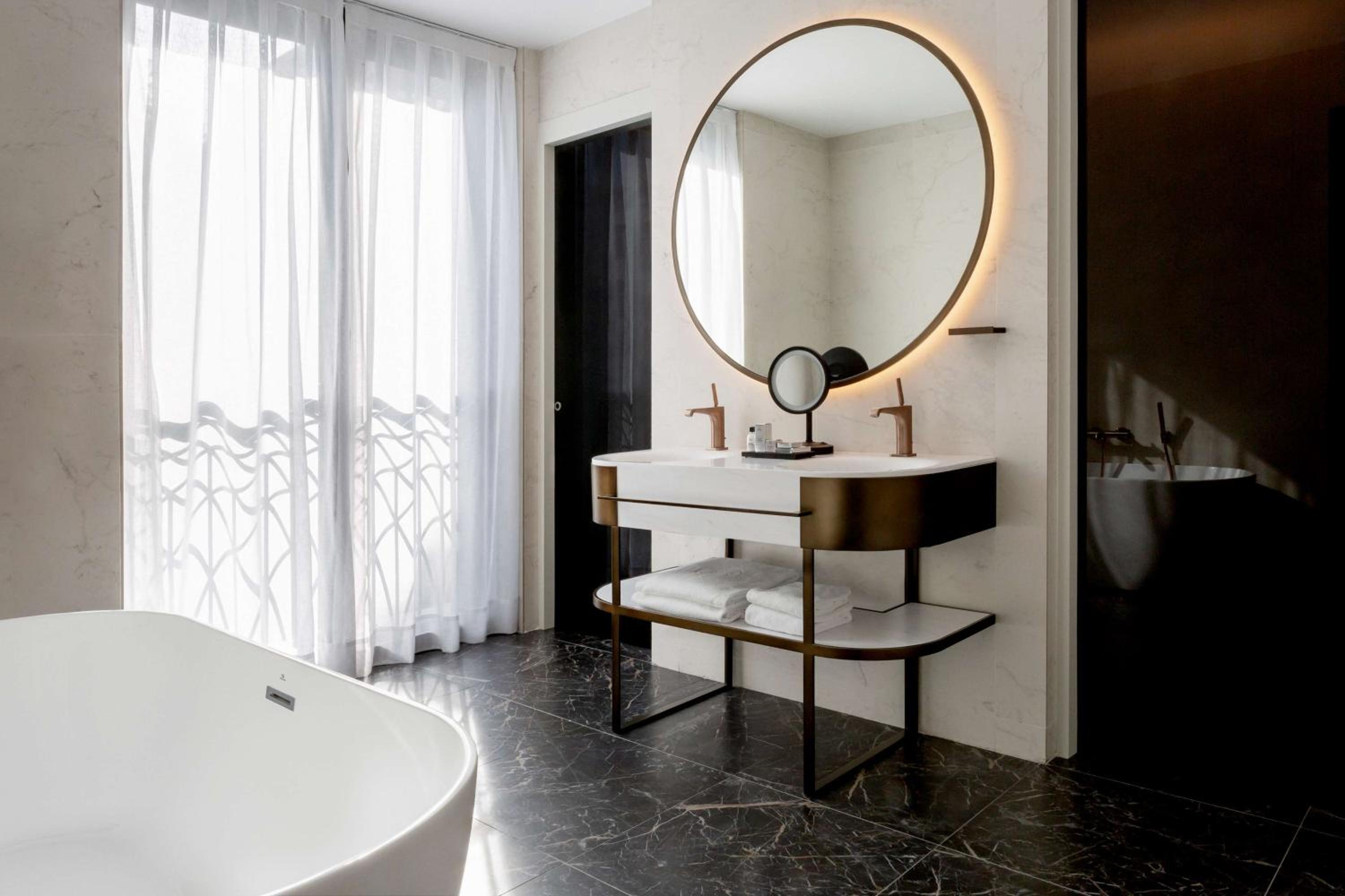 Presidential Suite with Terrace and Hot Tub