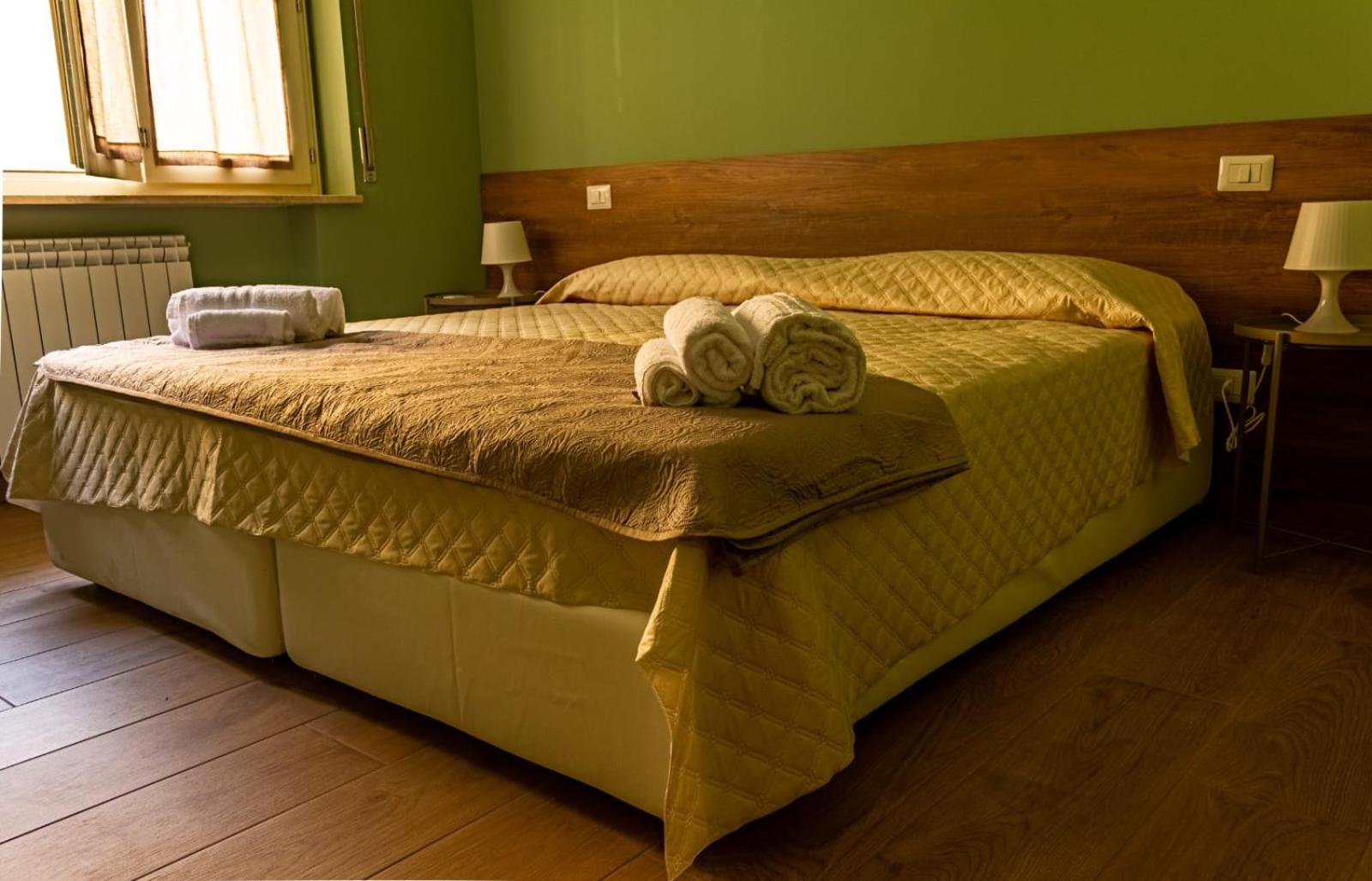 Double Room with Private Bathroom photo 1