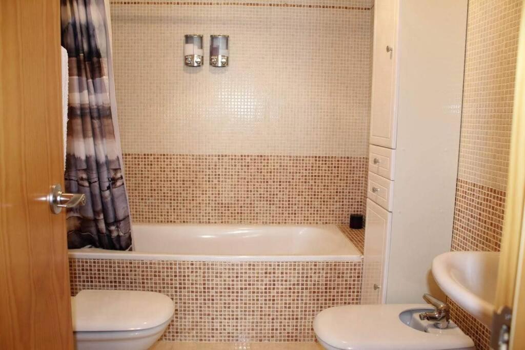 One-Bedroom Apartment photo 3