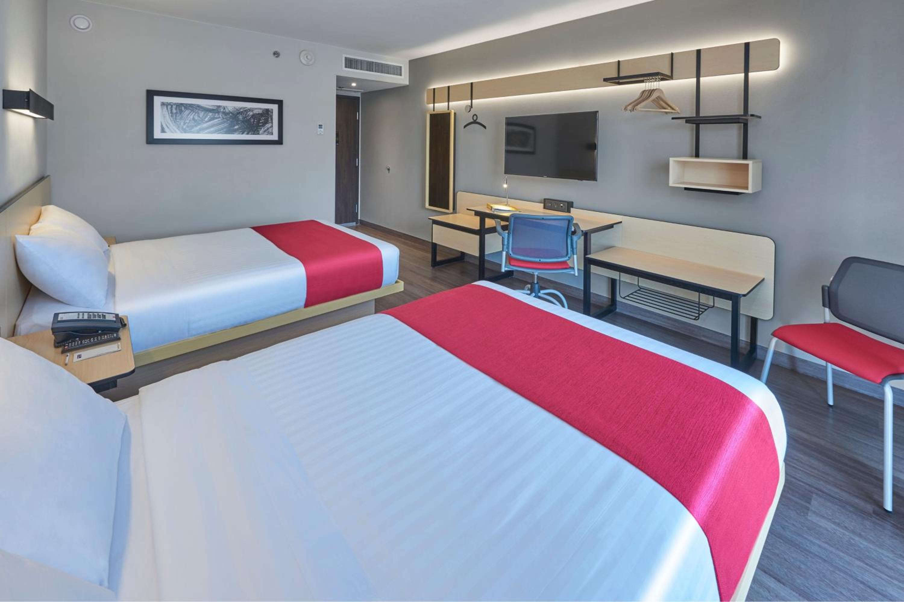 Double Room with Two Double Beds photo 3