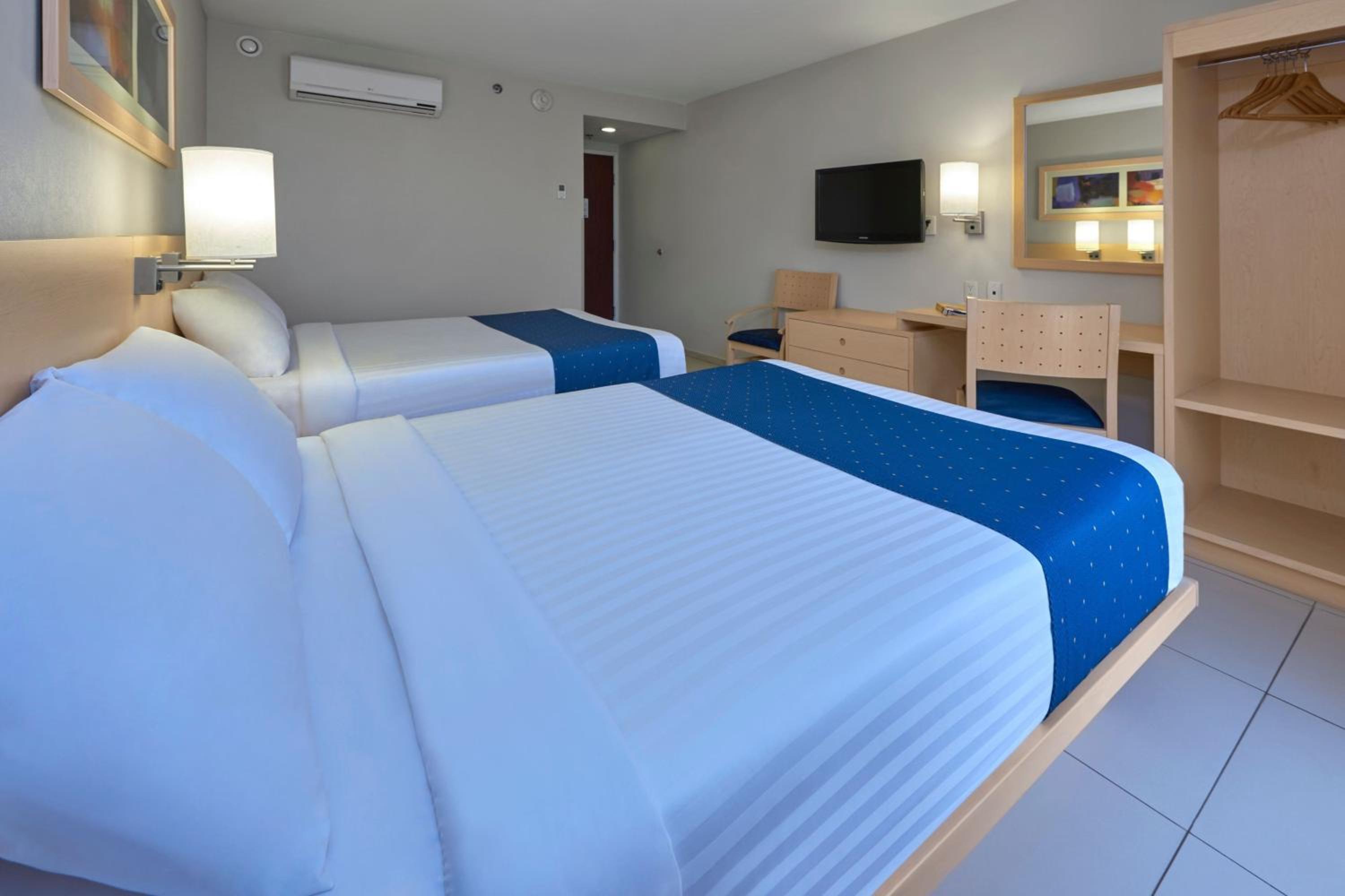 Double Room with Two Double Beds photo 3