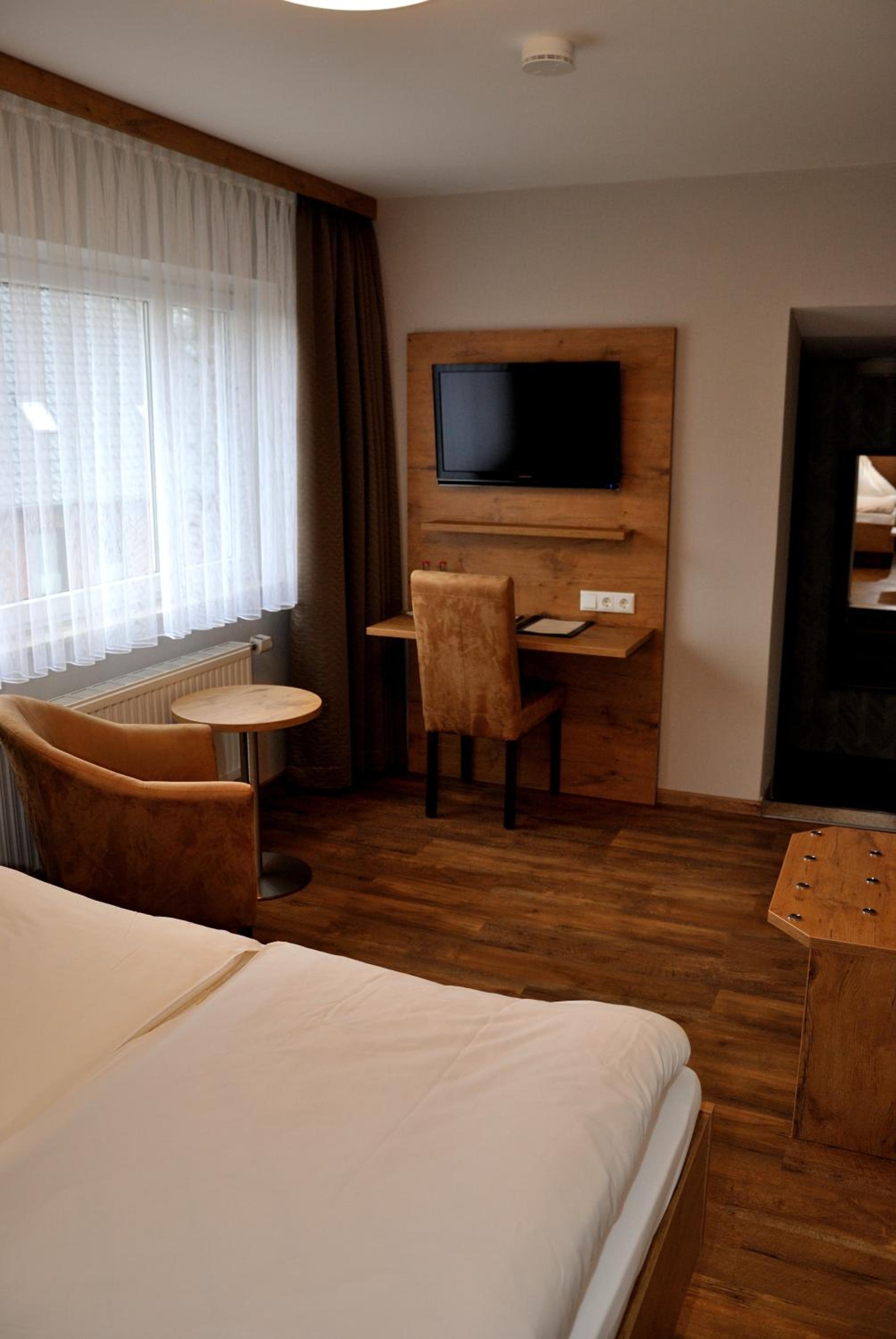 Standard Double Room - Photo 6
