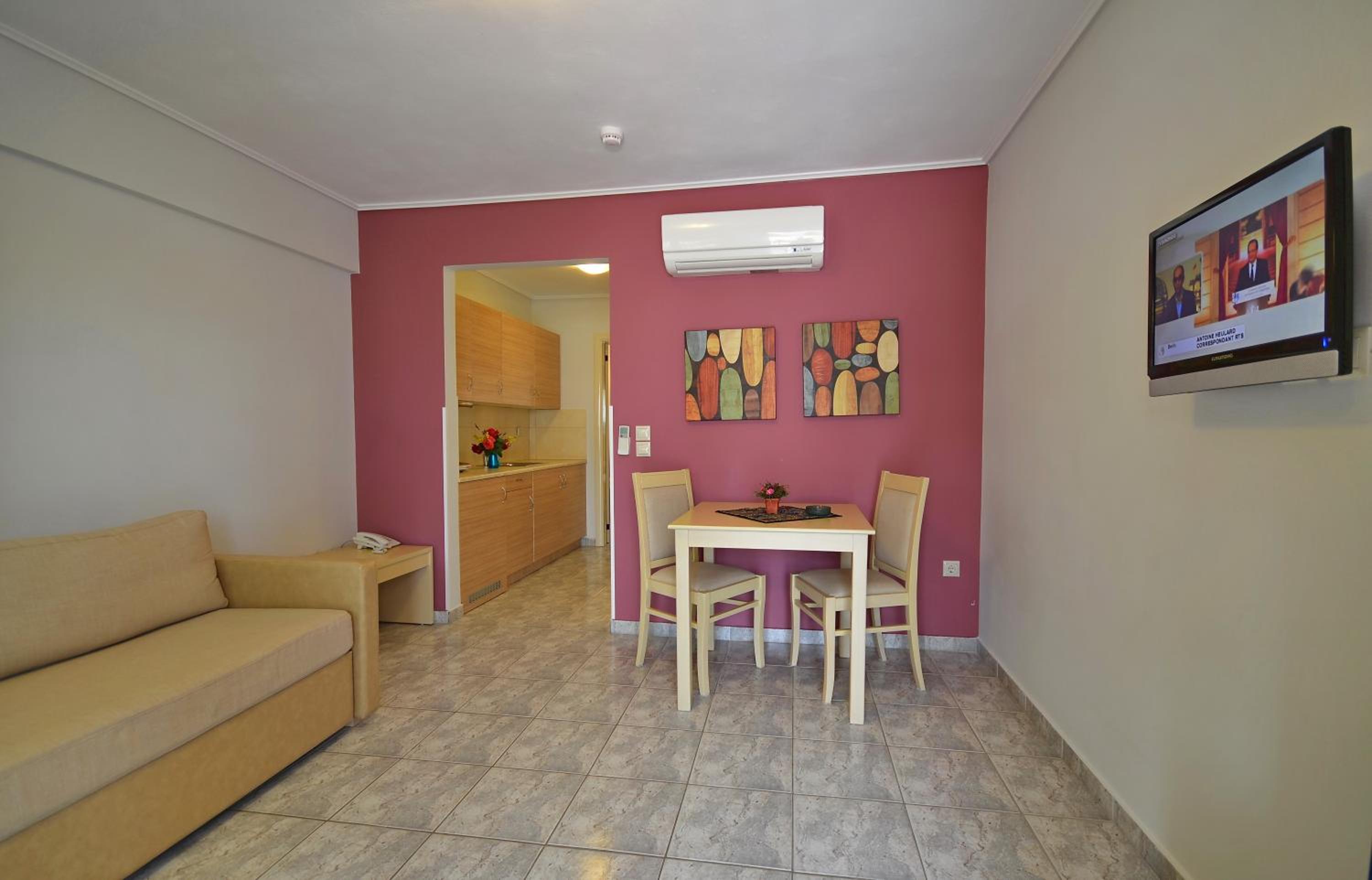 One-Bedroom Apartment photo 3