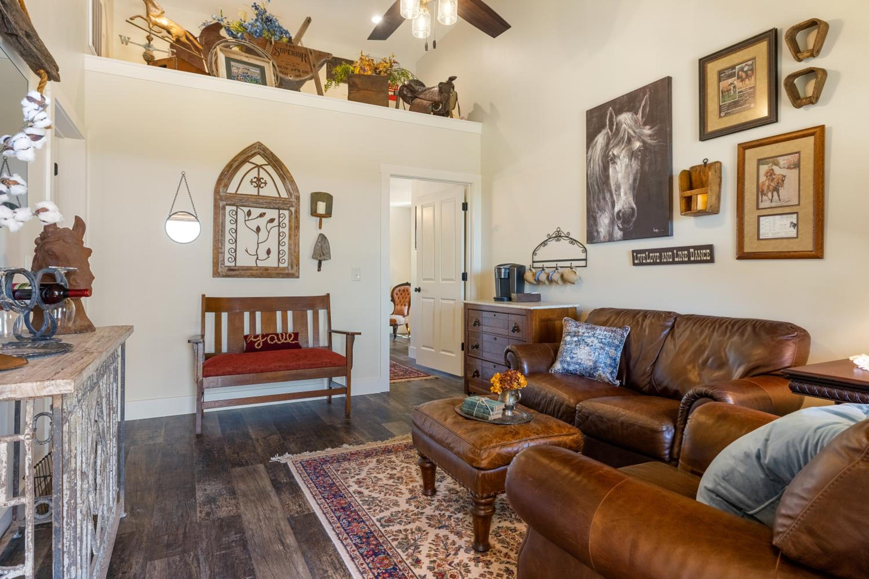 King Suite with Balcony photo 2