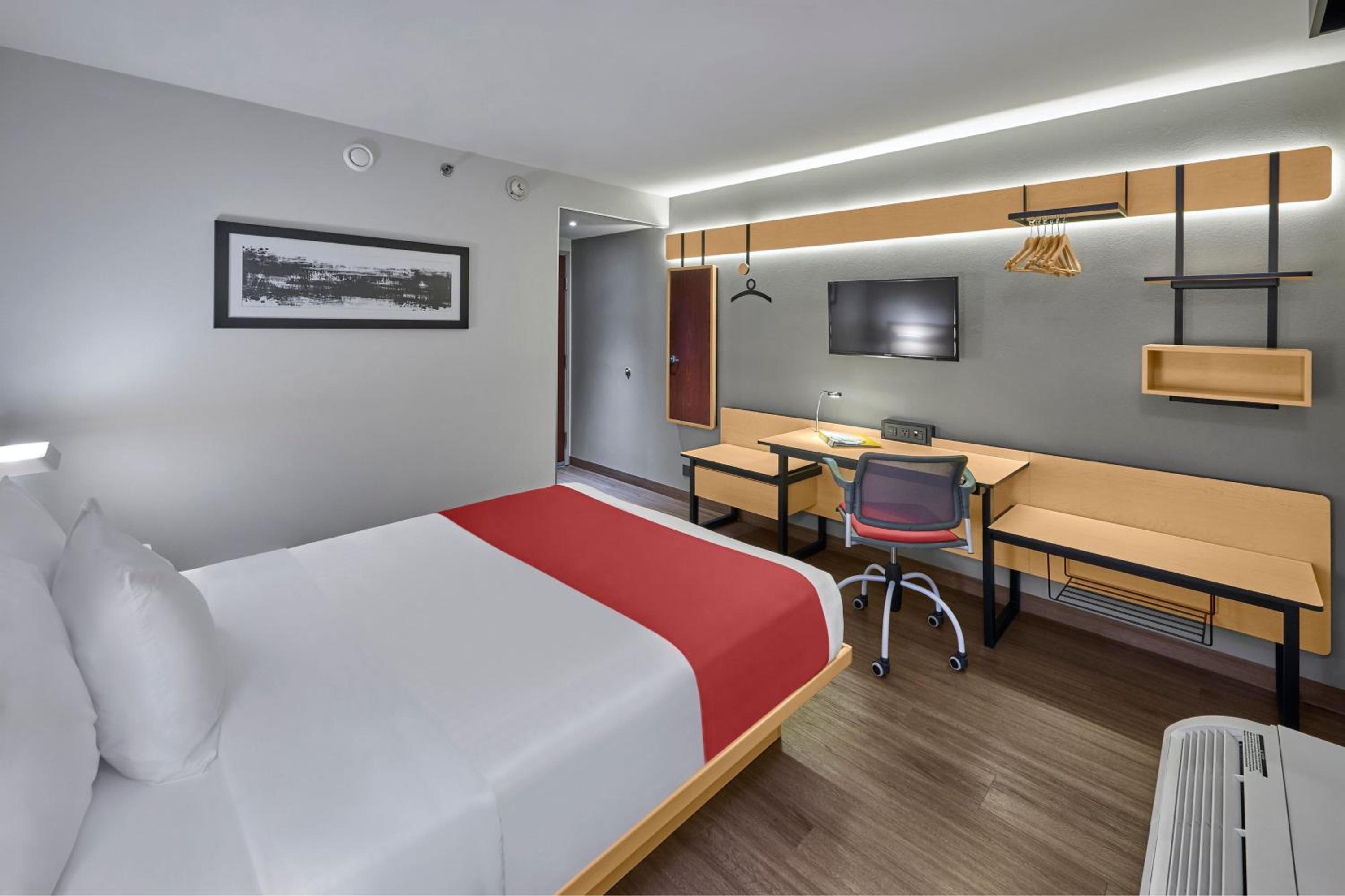 Queen Room - Photo 3