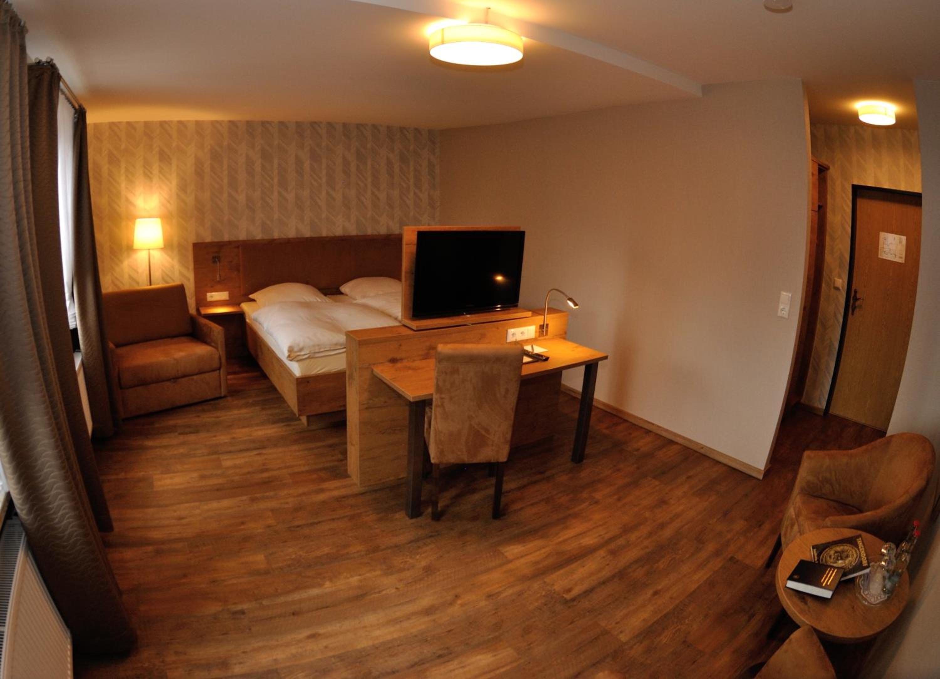 Double Room - Photo 6