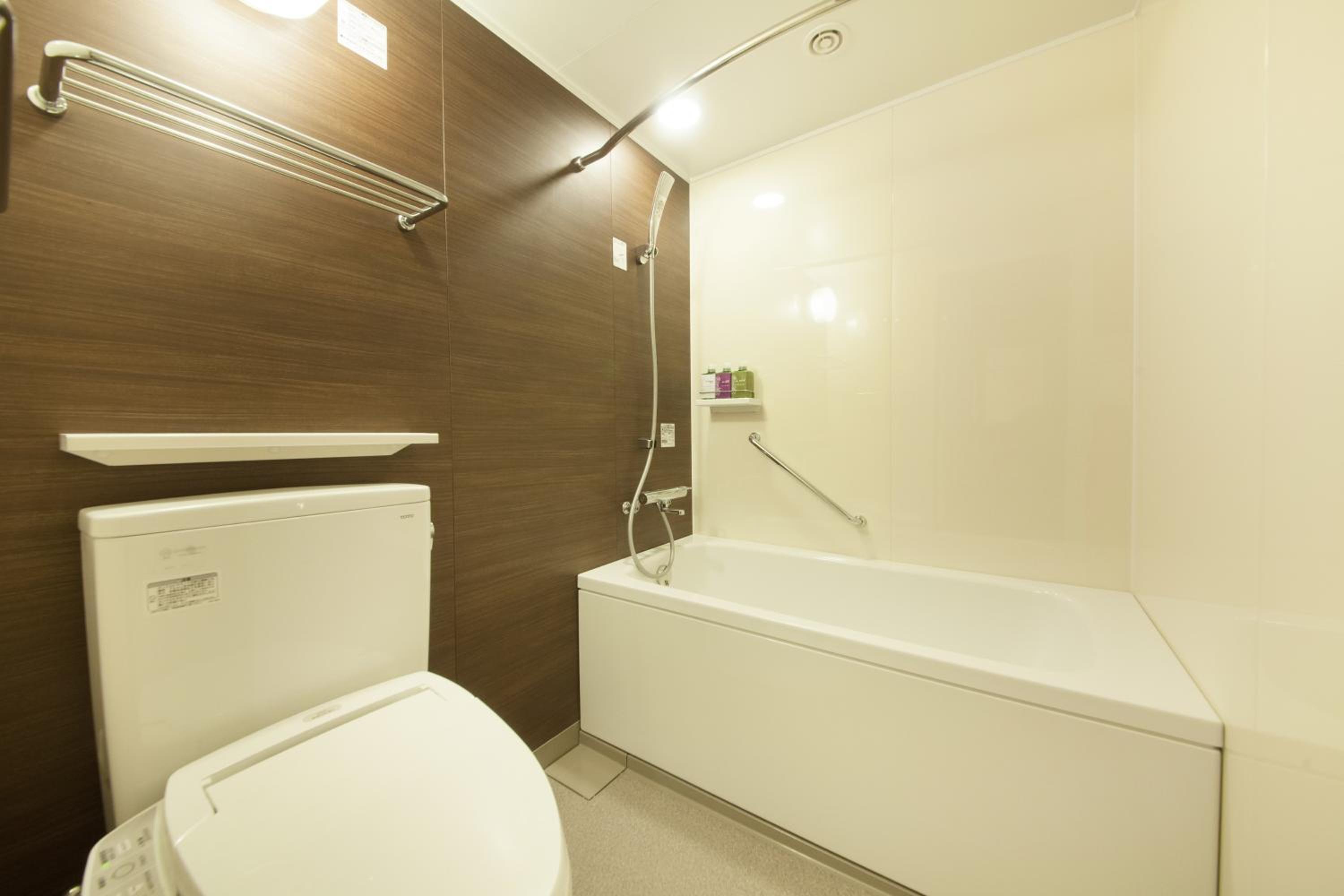 Superior Twin Room with Extra Bed - Non-Smoking - Photo 10