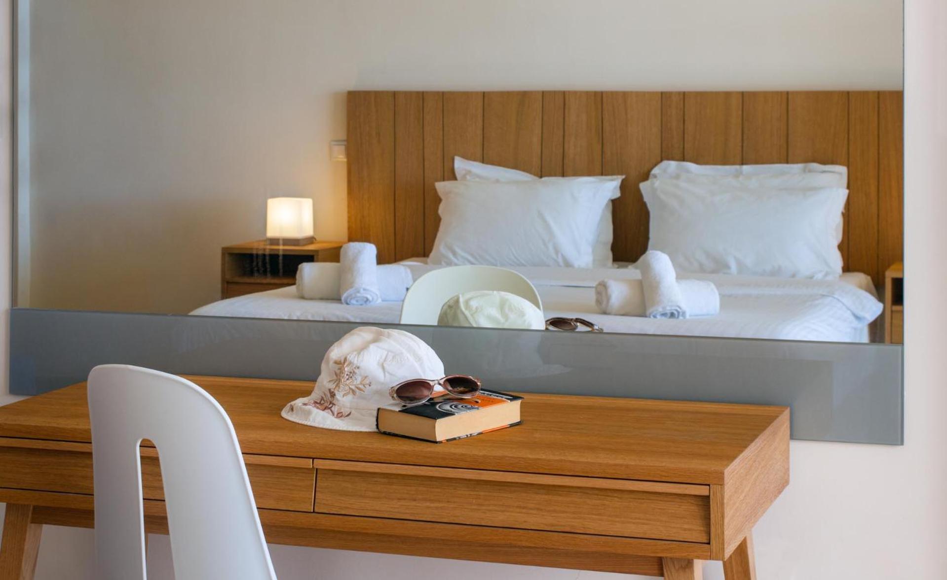 Deluxe Double or Twin Room with Sea View - Photo 4