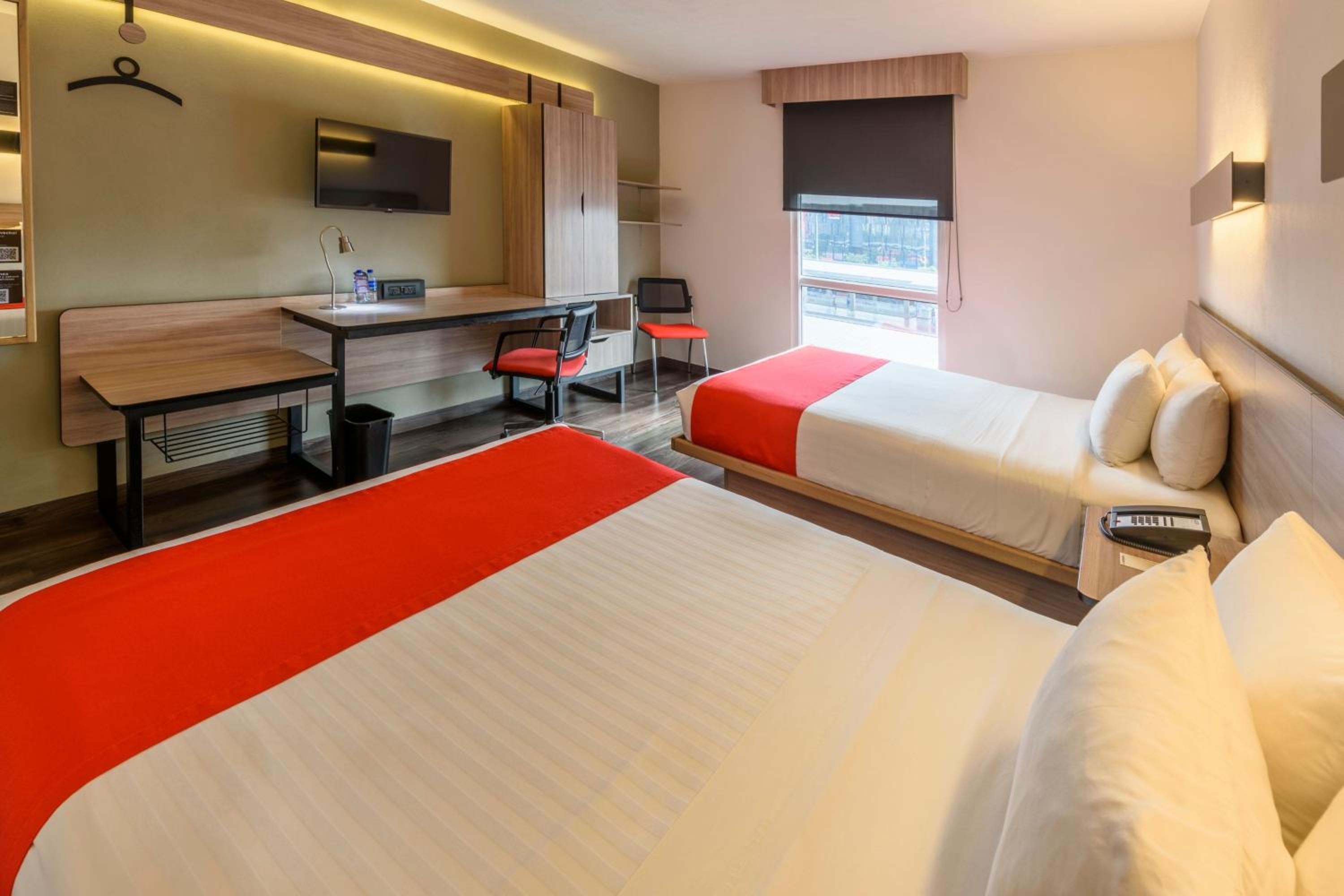 Double Room with Two Double Beds photo 2