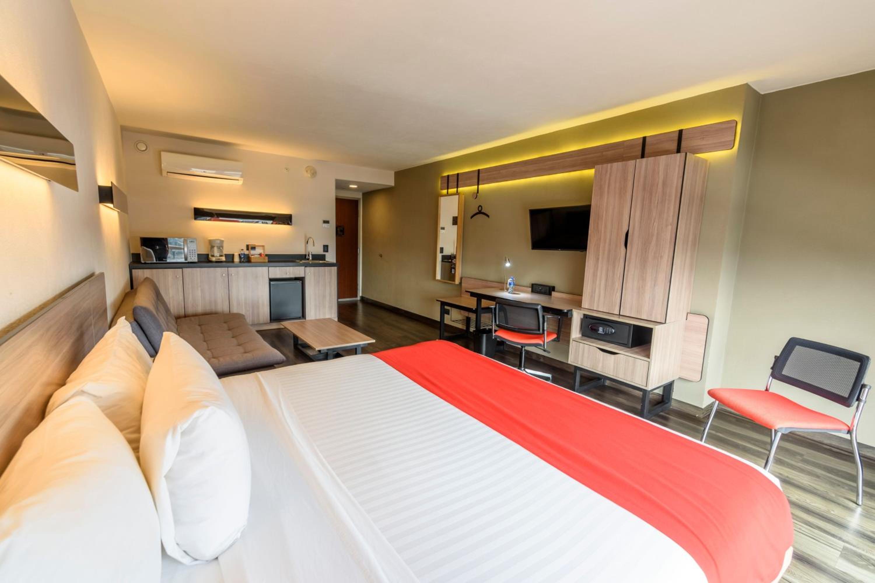 Superior Queen Room with Sofa Bed photo 1