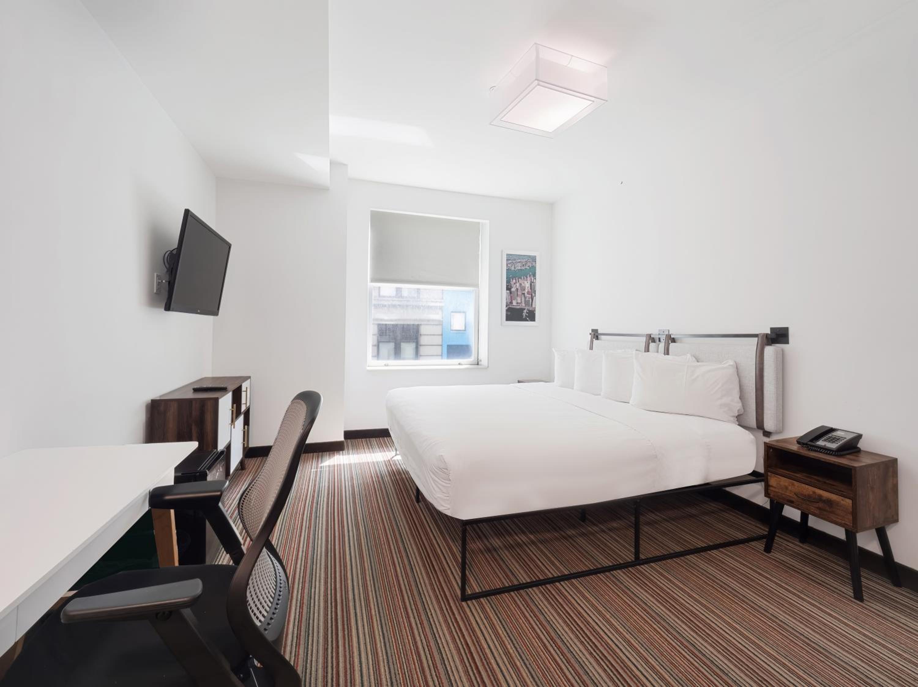 King Room - Non-Smoking photo 3