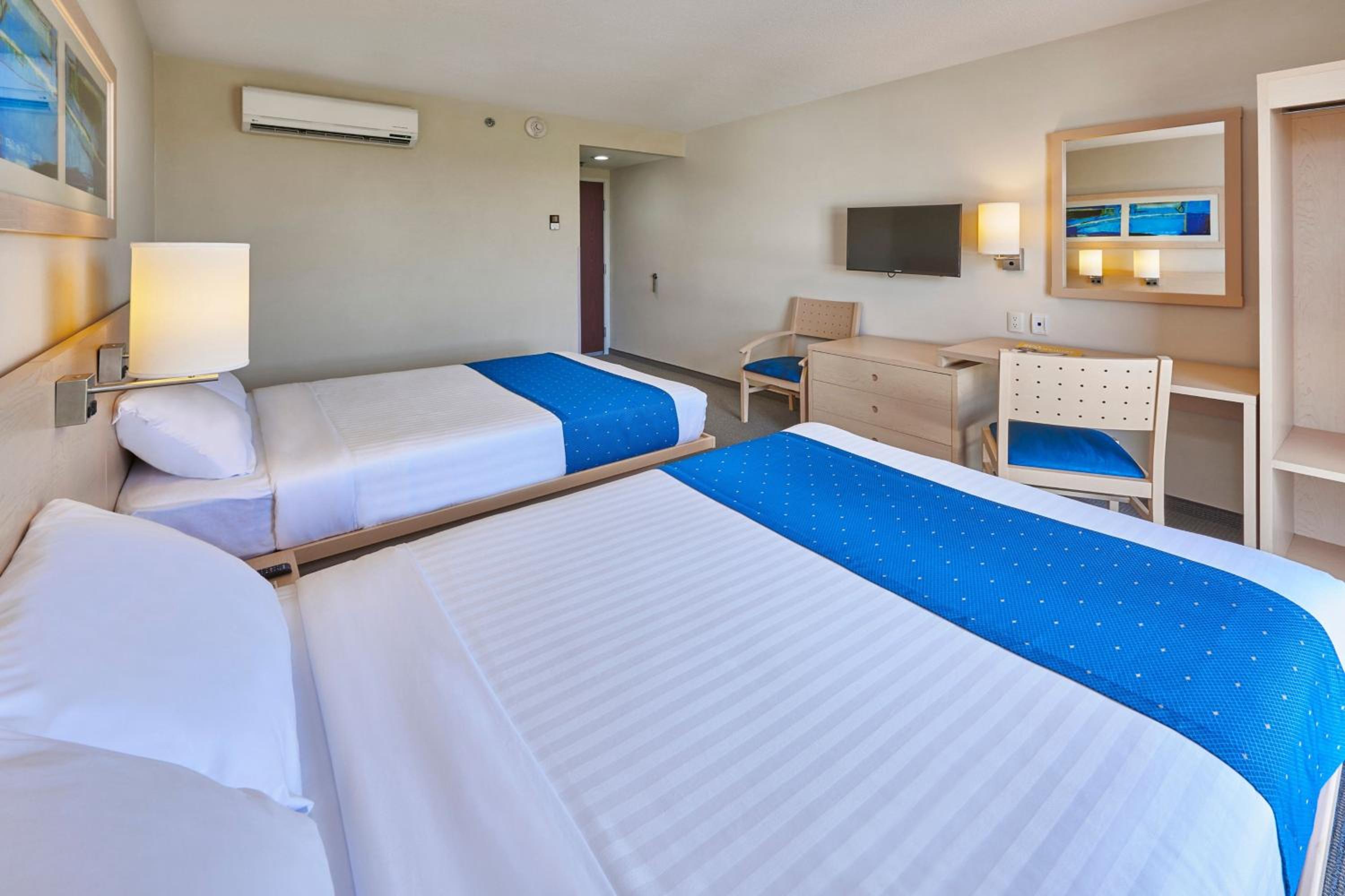 Double Room with Two Double Beds - Photo 9