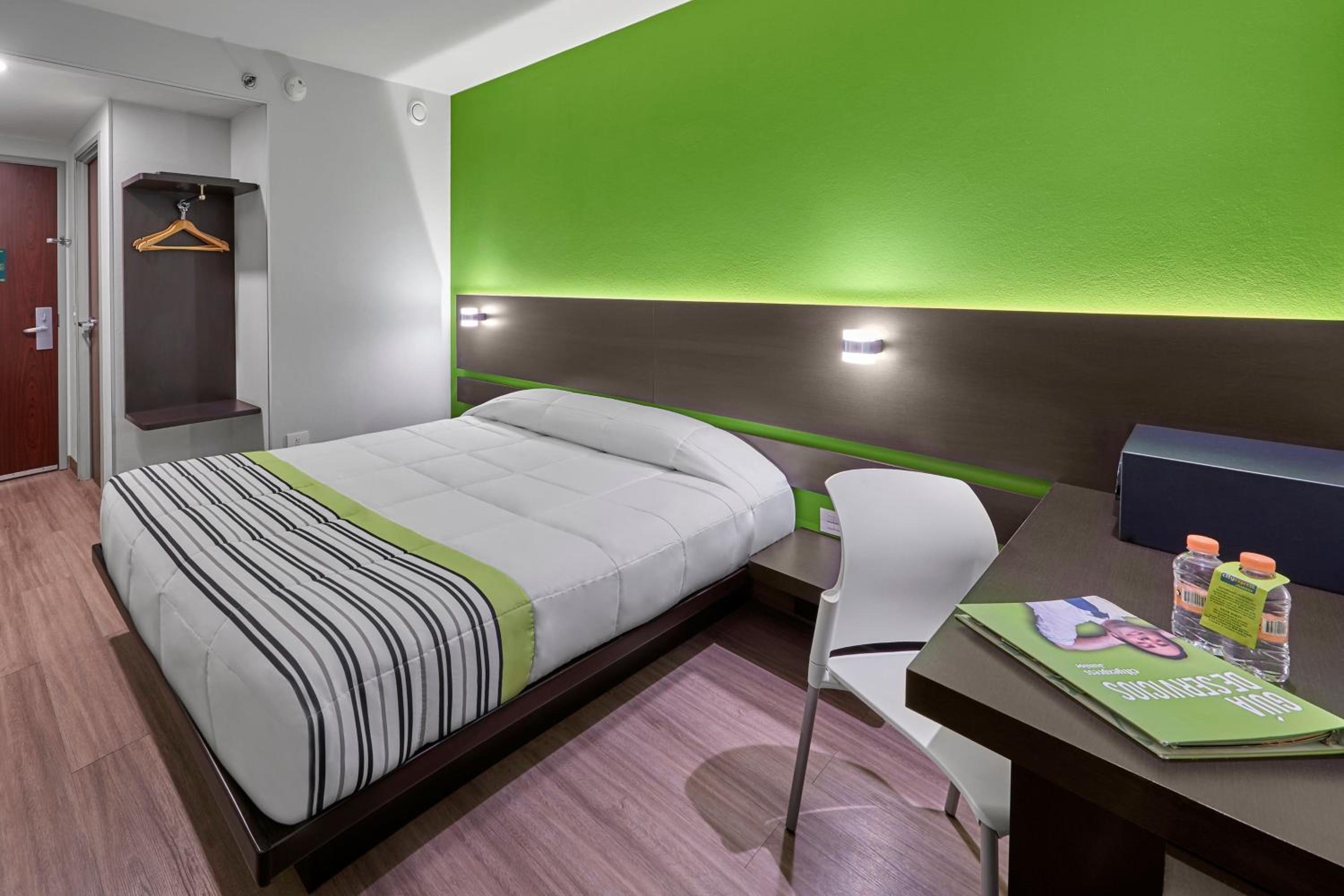 Queen Room - Photo 1
