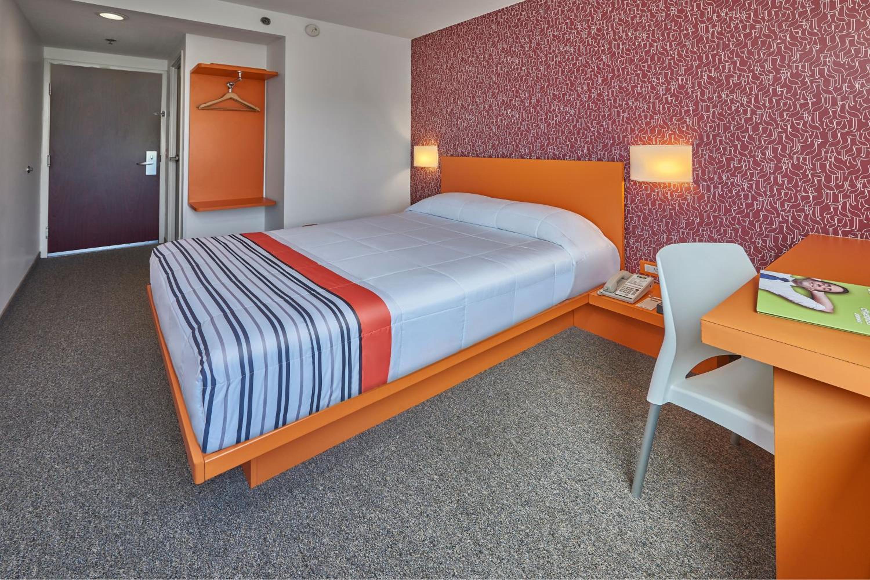 Queen Room - Photo 7