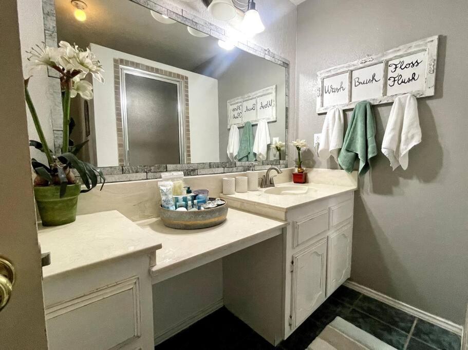 Three-Bedroom House photo 2